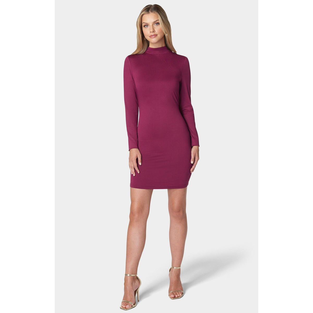 Vestido de mujer corto con espalda descubierta
