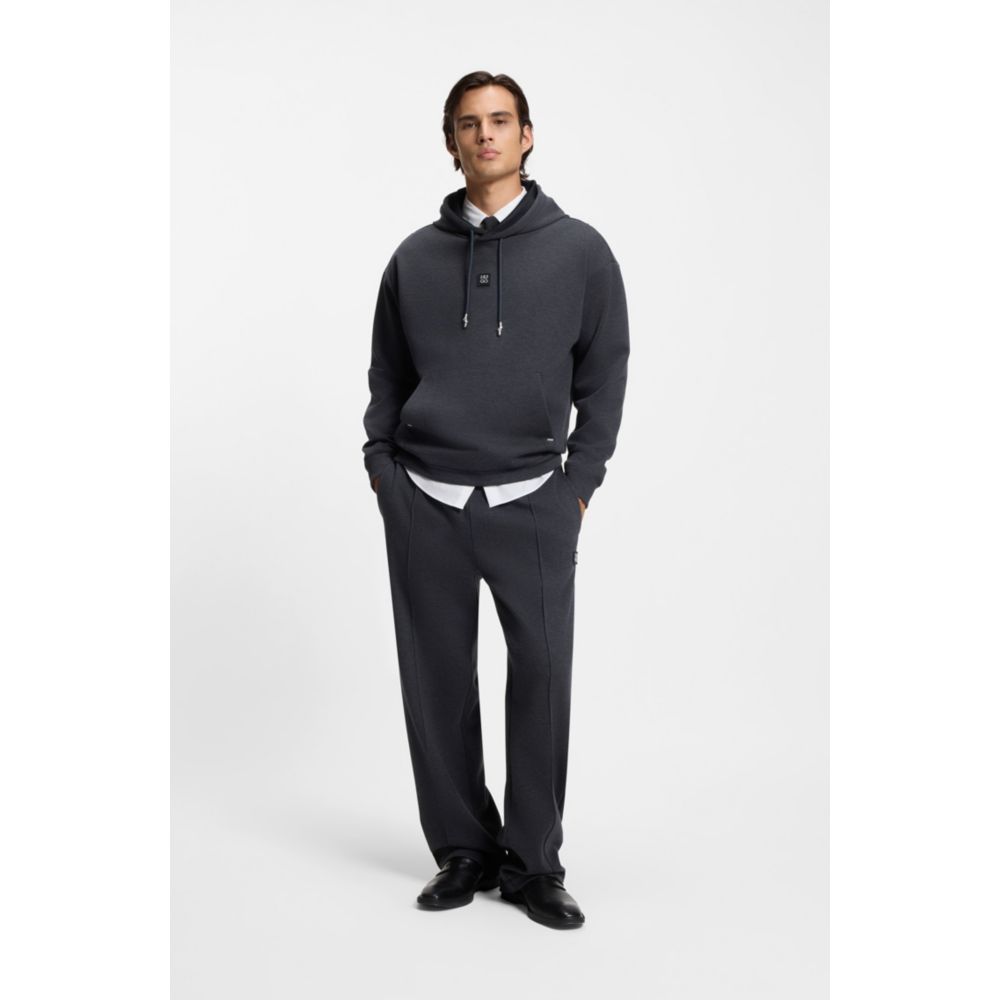 Pantalón deportivo de corte amplio