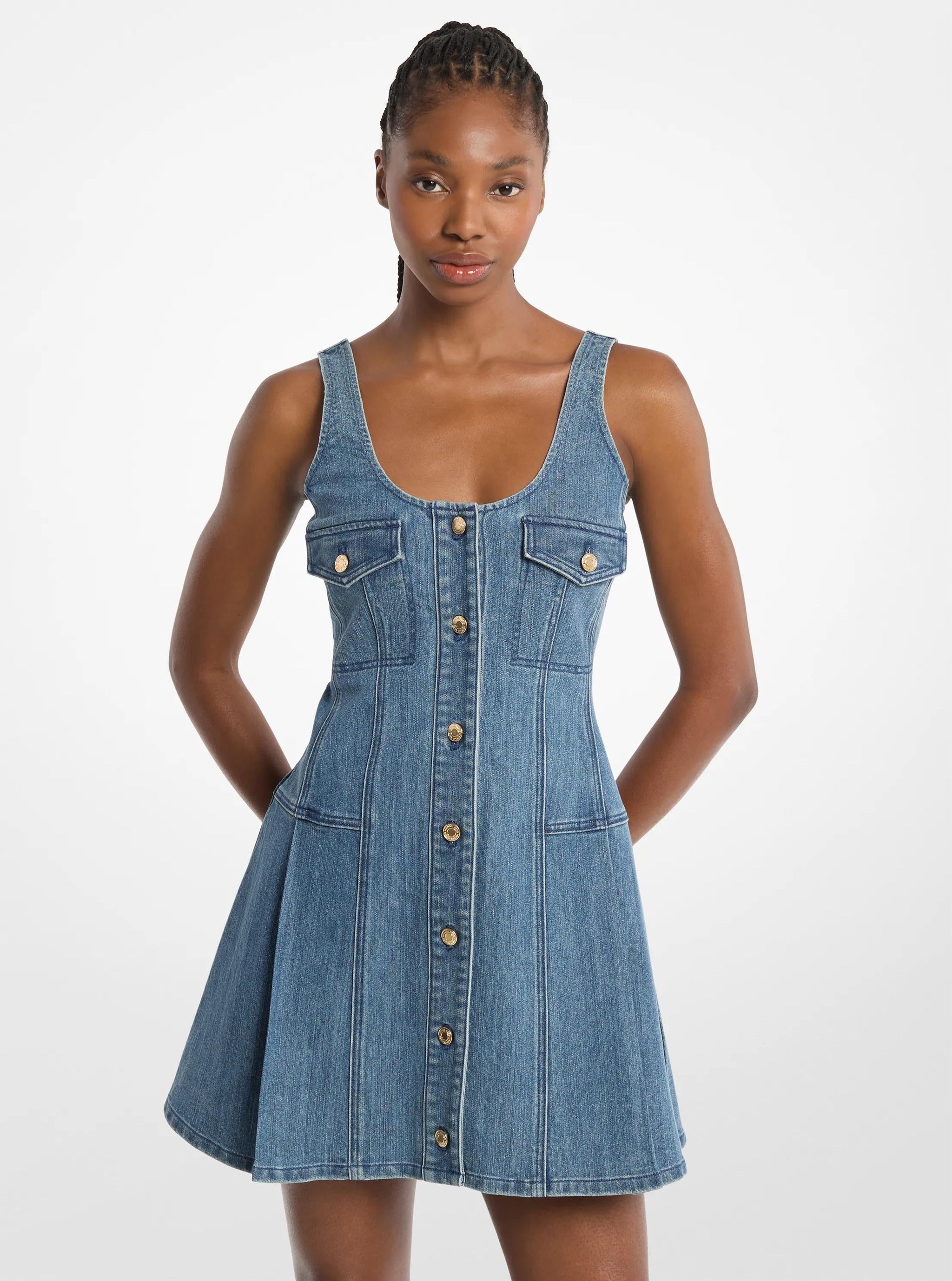 Vestido de mezclilla corto con pliegues