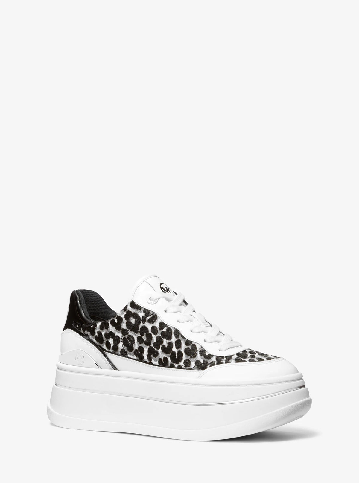 Tenis con estampado animal con plataforma