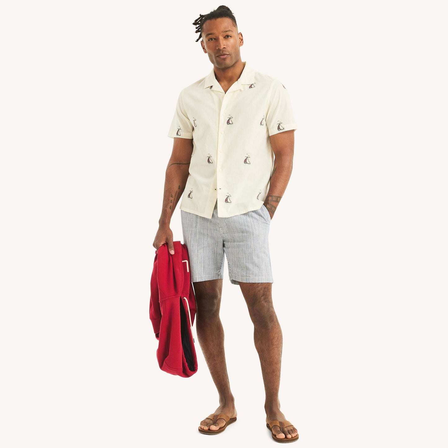 Camisa de hombre de manga corta con bordado