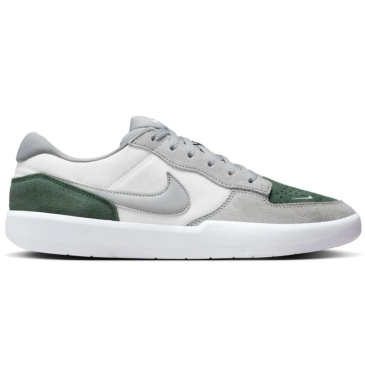 Tenis de hombre color blanco y plateado