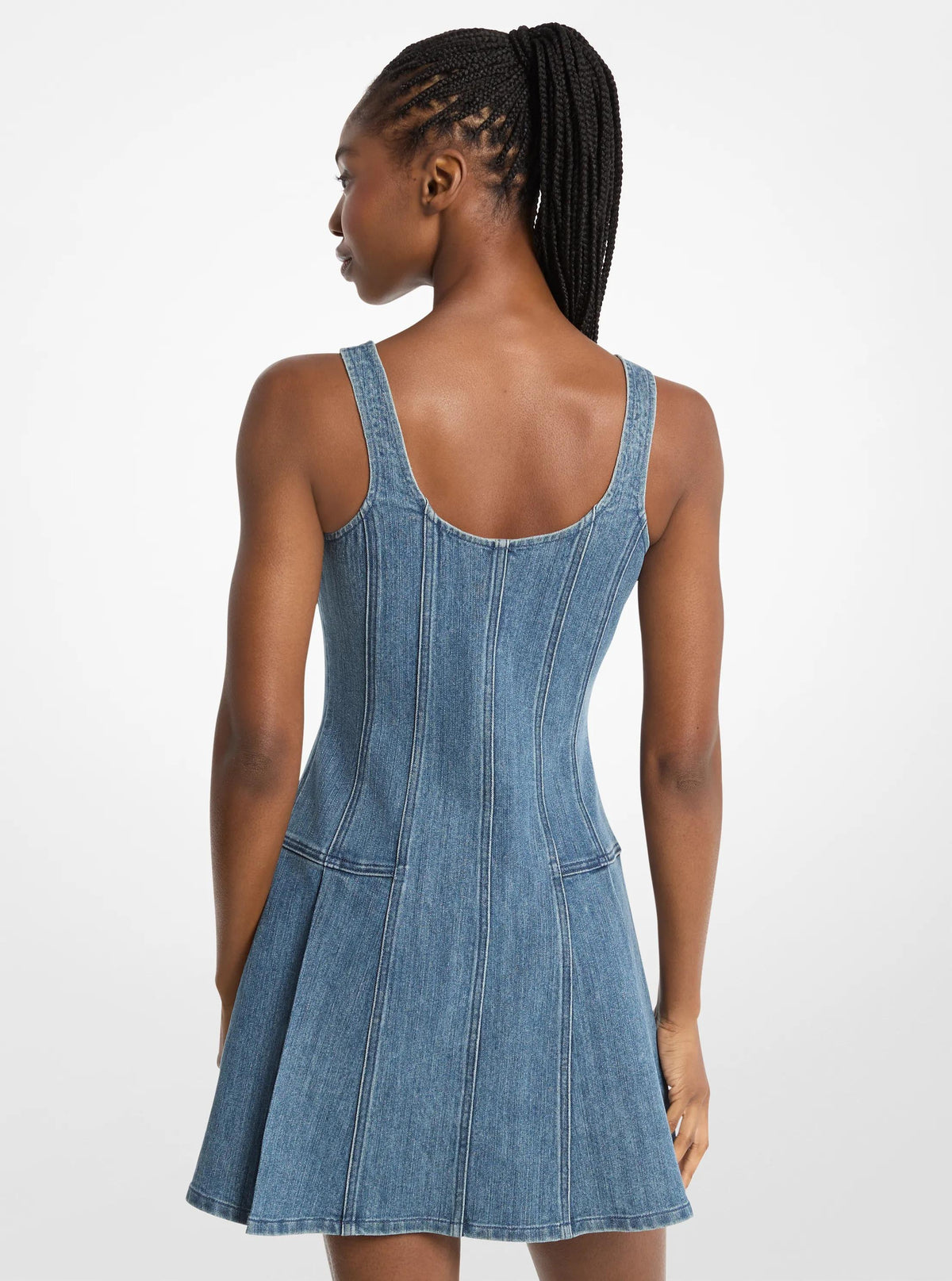 Vestido de mezclilla corto con pliegues