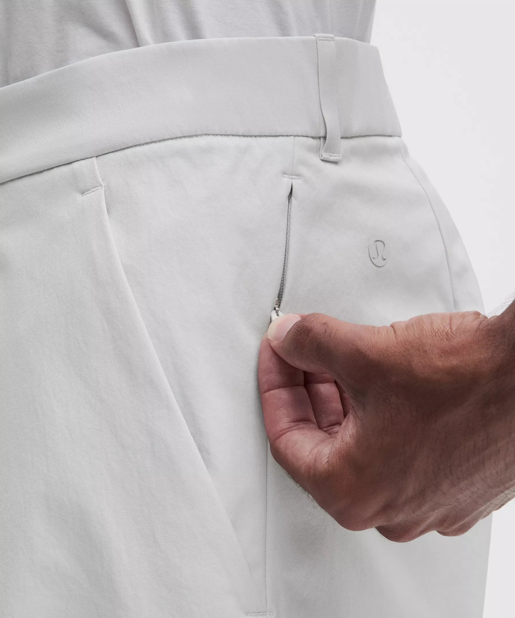 Pantalón con pliegues