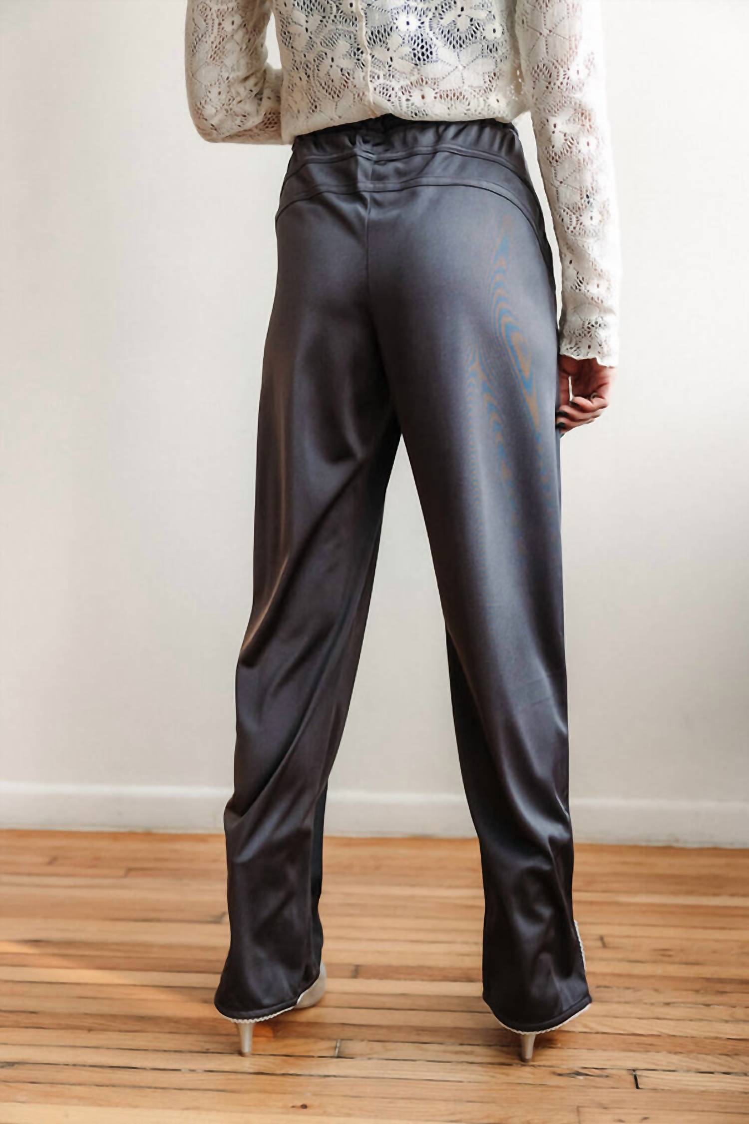 Pantalón color gris