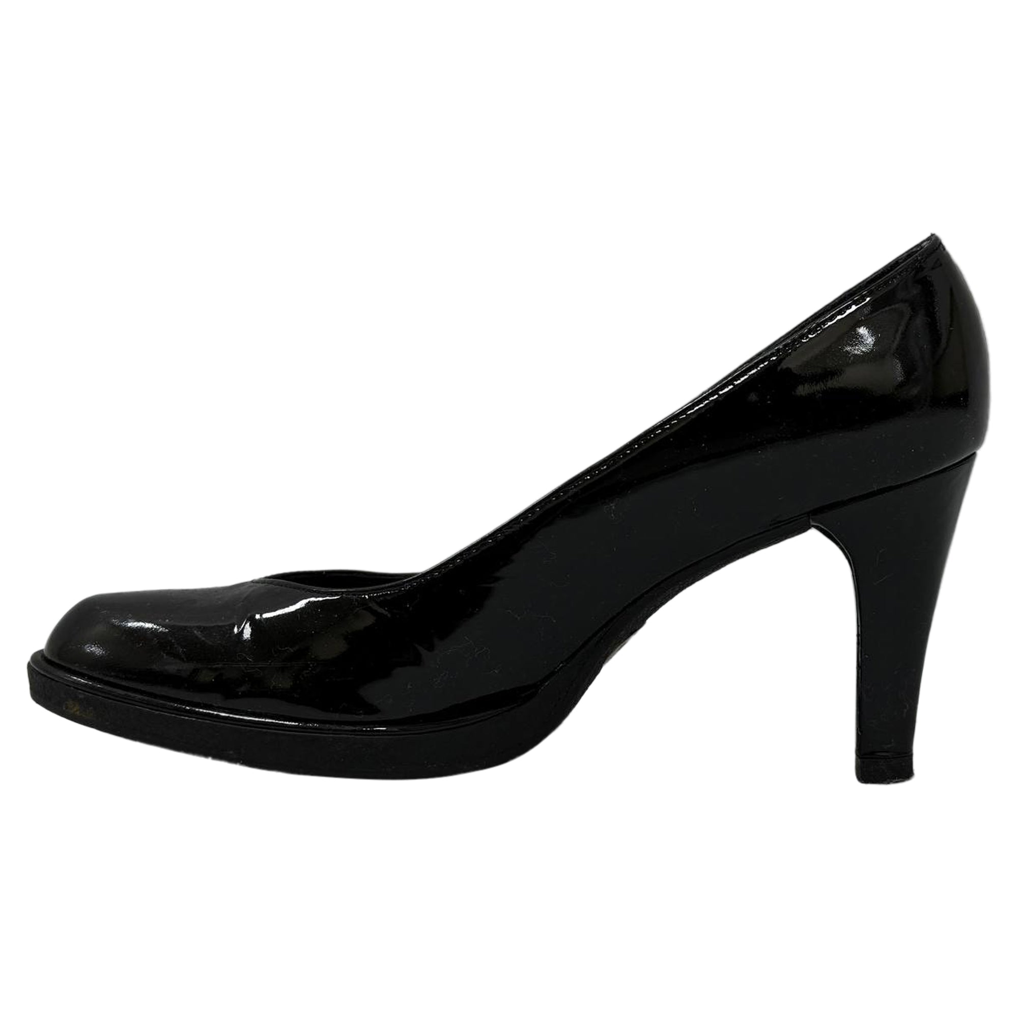 Tacones de cuero color negro