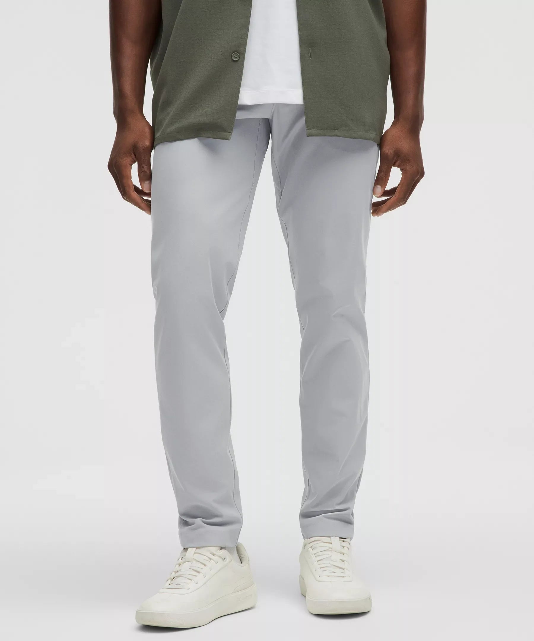 Pantalón de corte ajustado