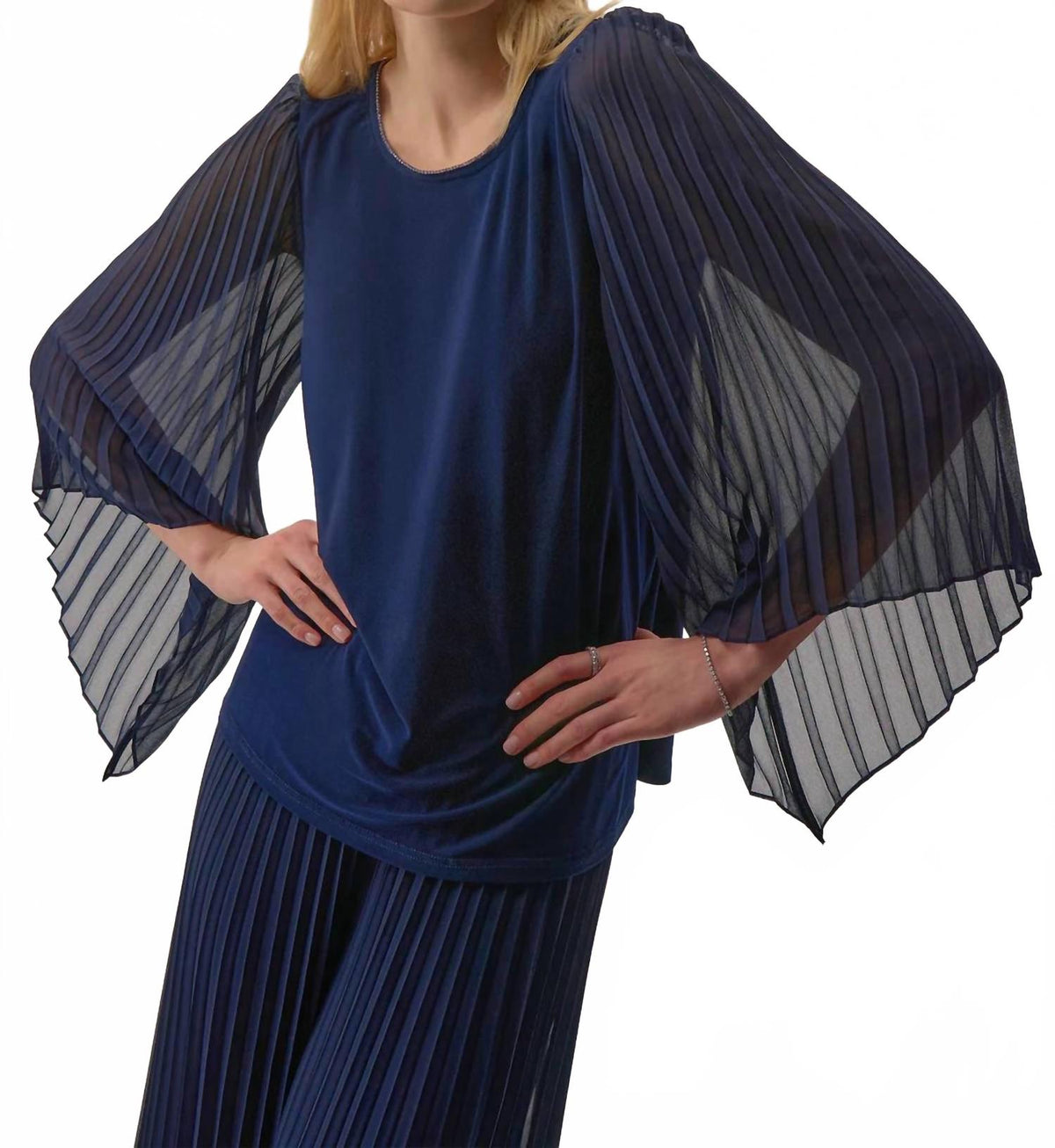 Top con pliegues color azul