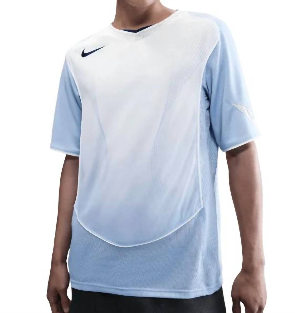 Camiseta color blanco y azul