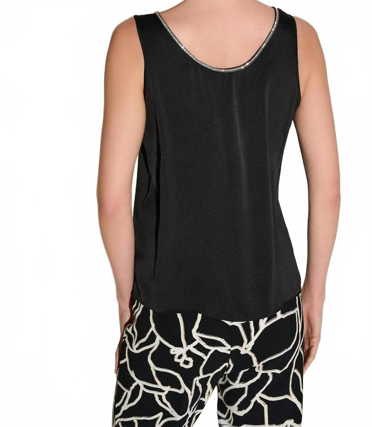 Camiseta sin mangas color negro