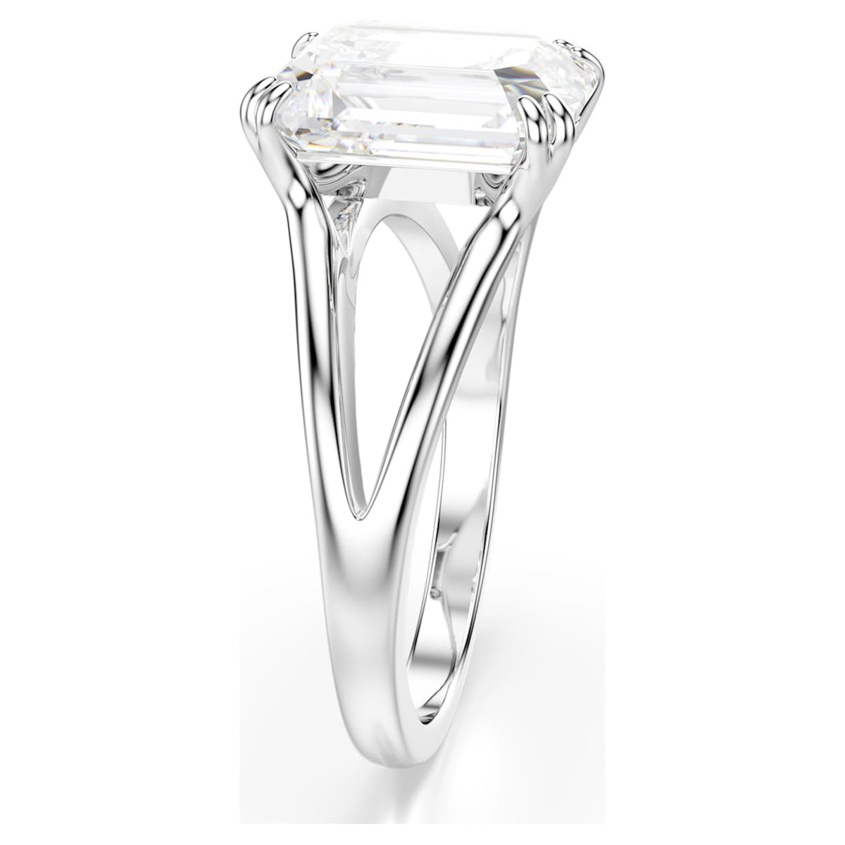 Anillo color blanco y plateado