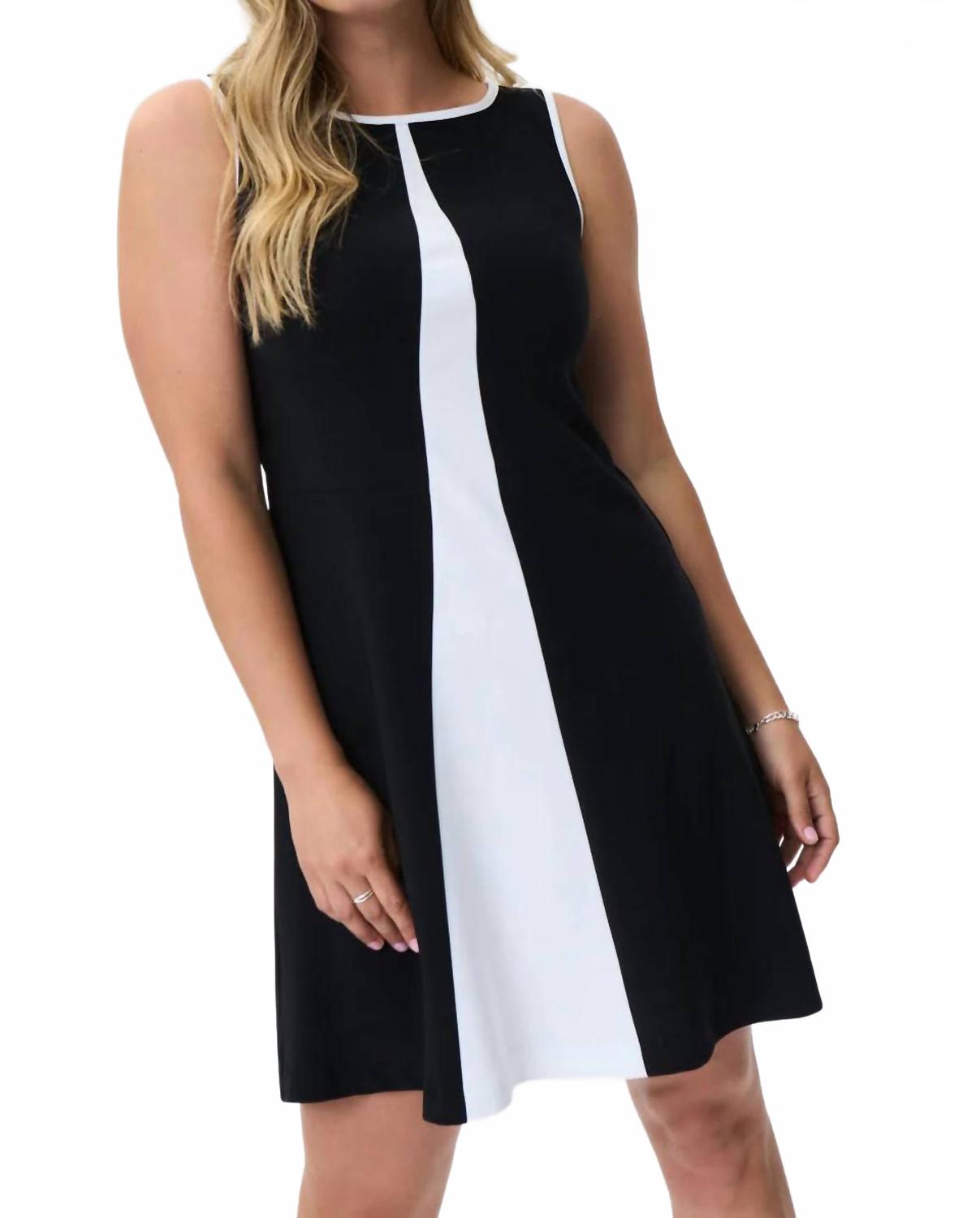 Vestido corto sin mangas color negro