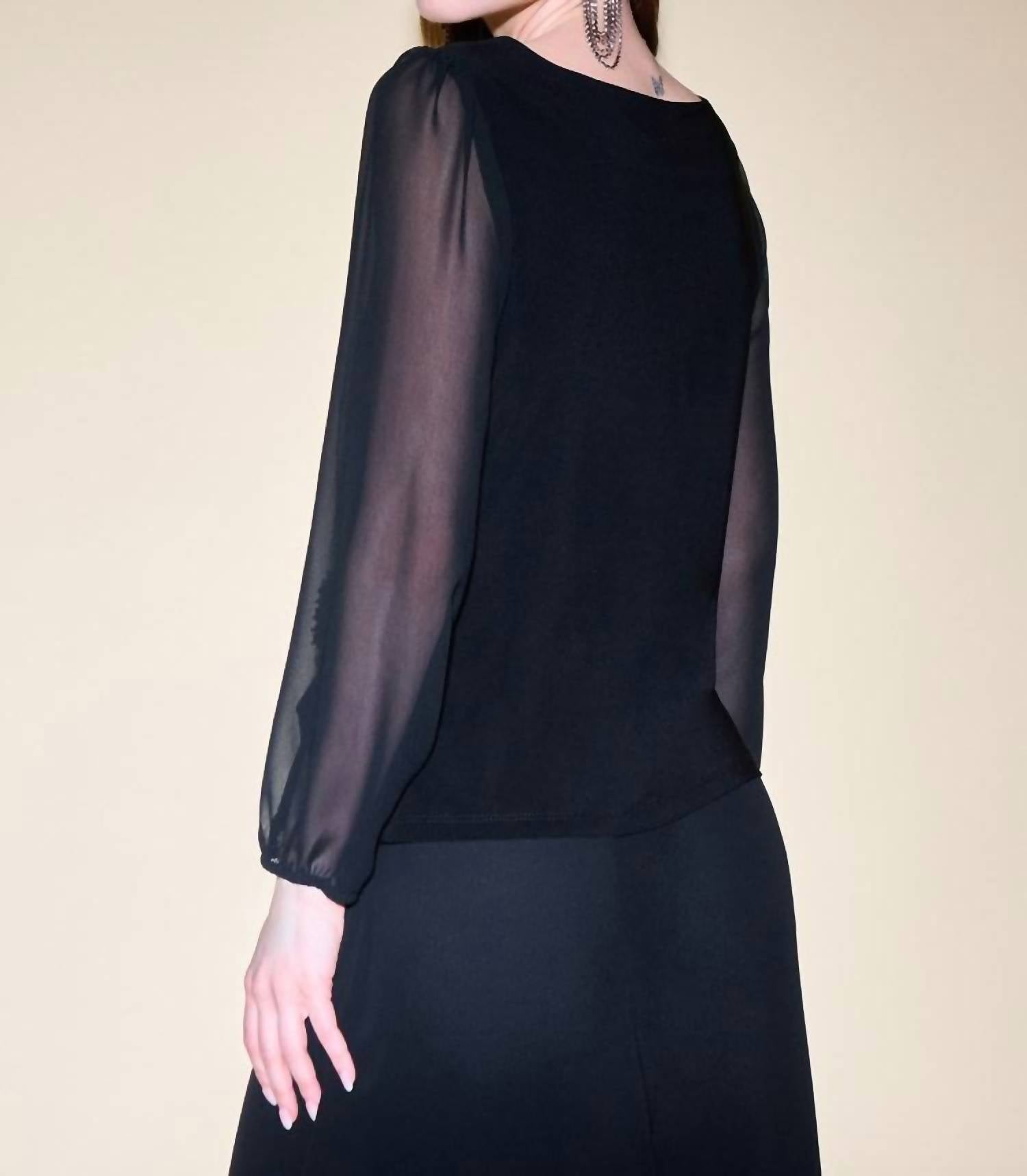 Top color negro