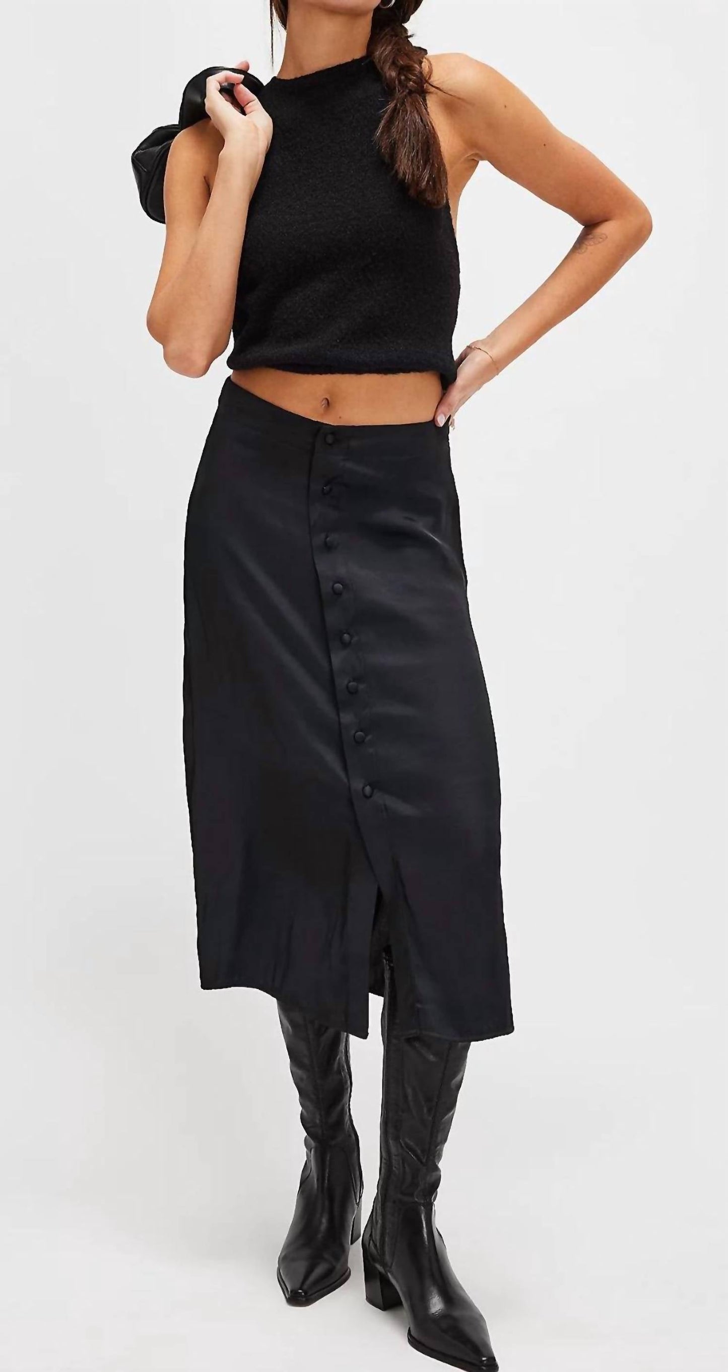 Falda midi color negro