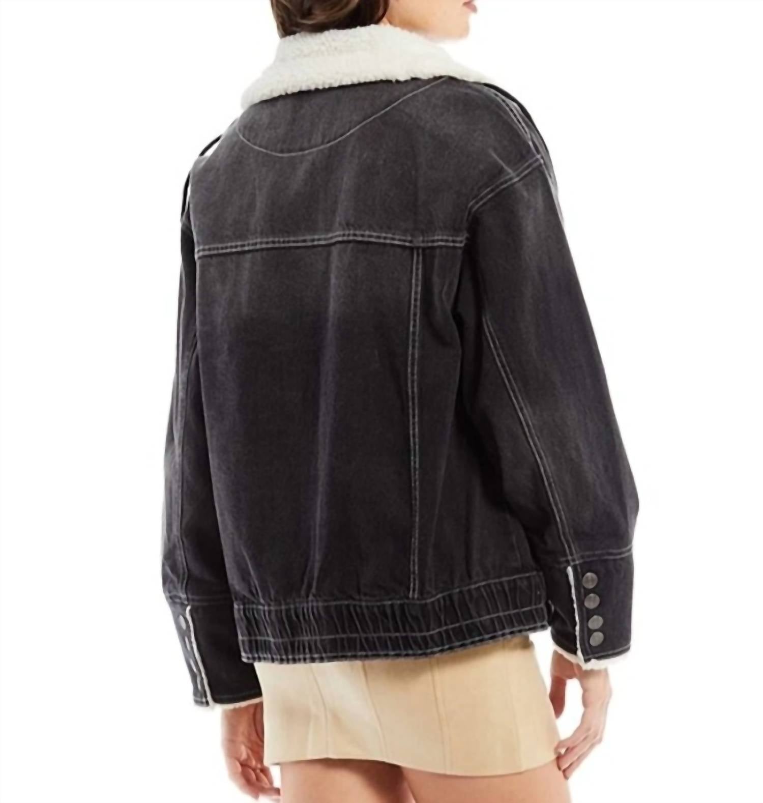 Chaqueta de mezclilla color negro
