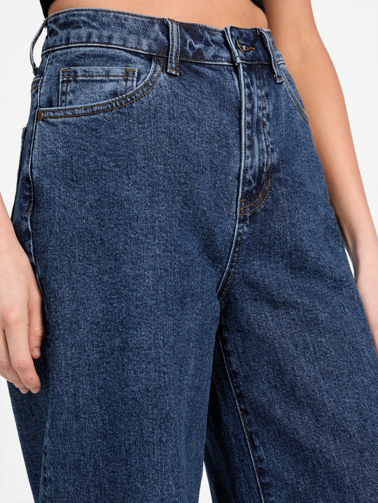 Pantalón de mezclilla de pierna ancha
