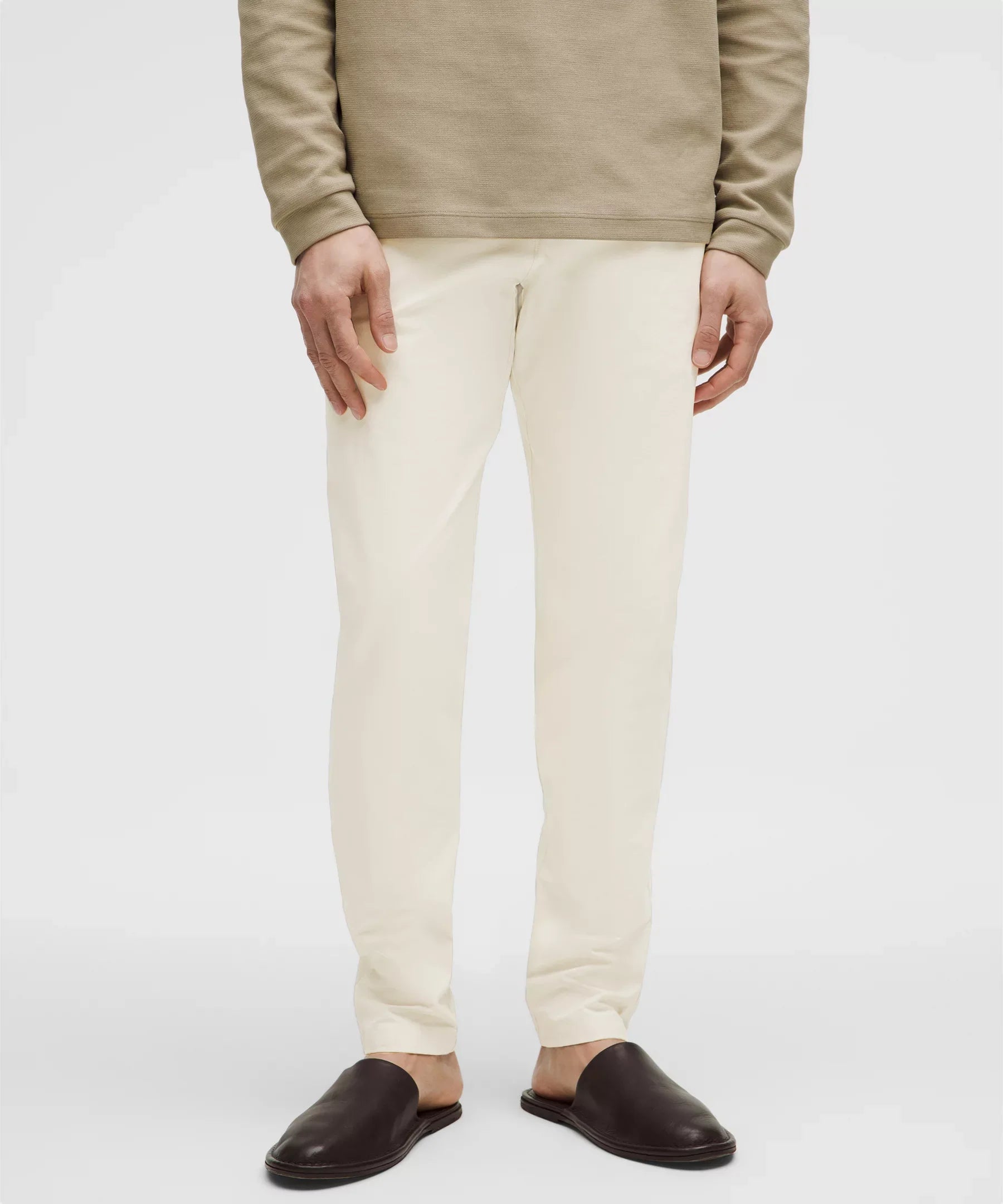Pantalón de corte ajustado