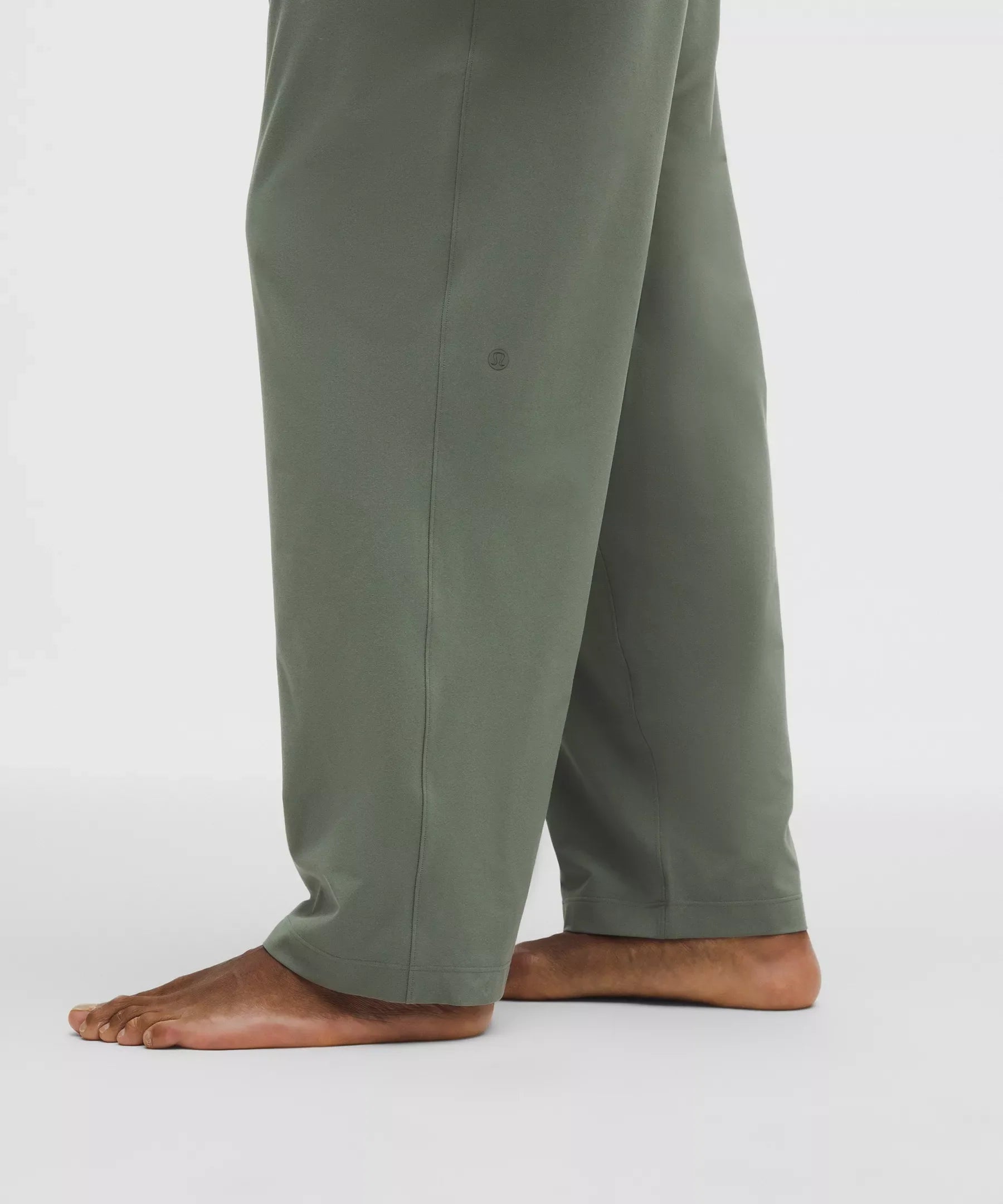 Pantalón de corte amplio