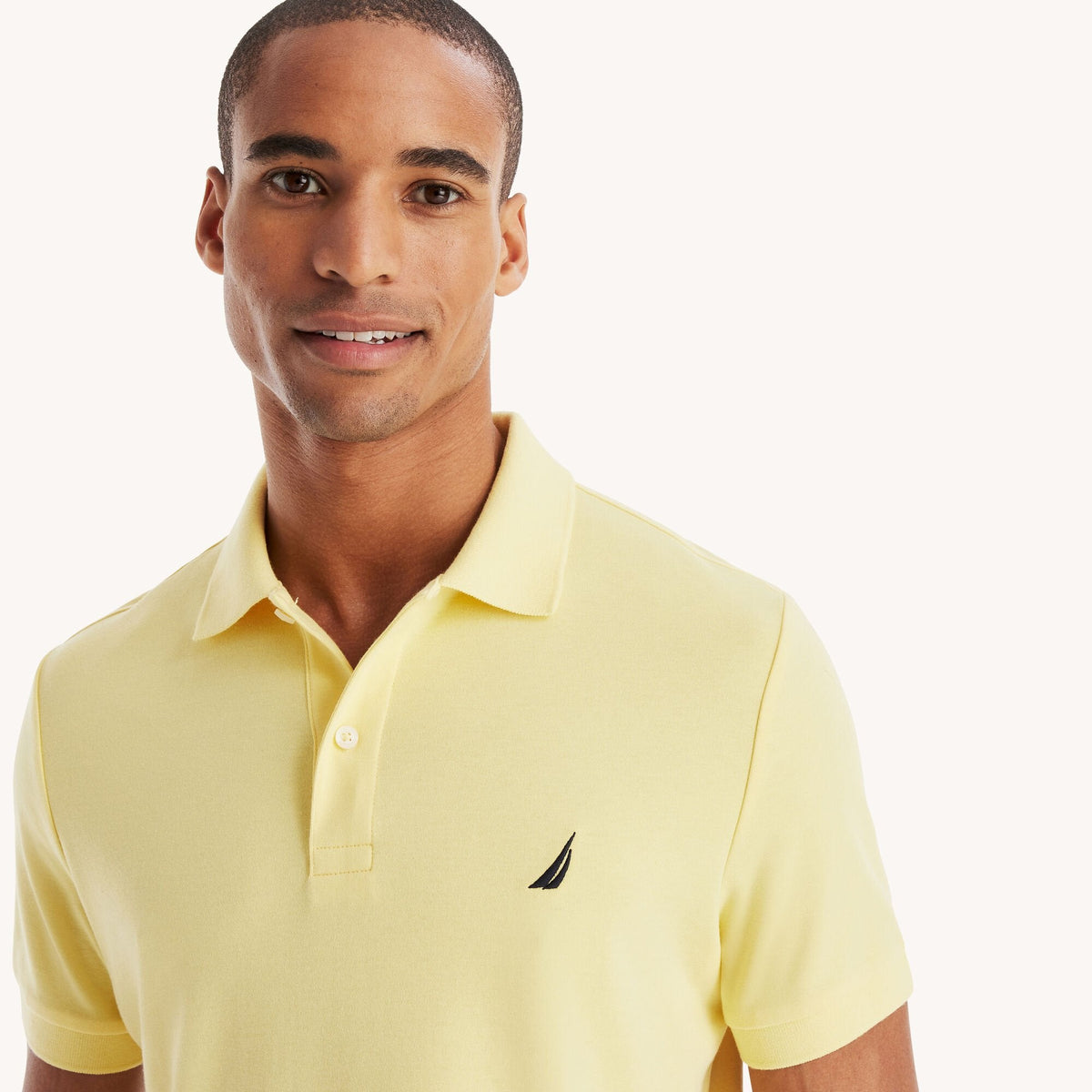 Polo de hombre de corte ajustado