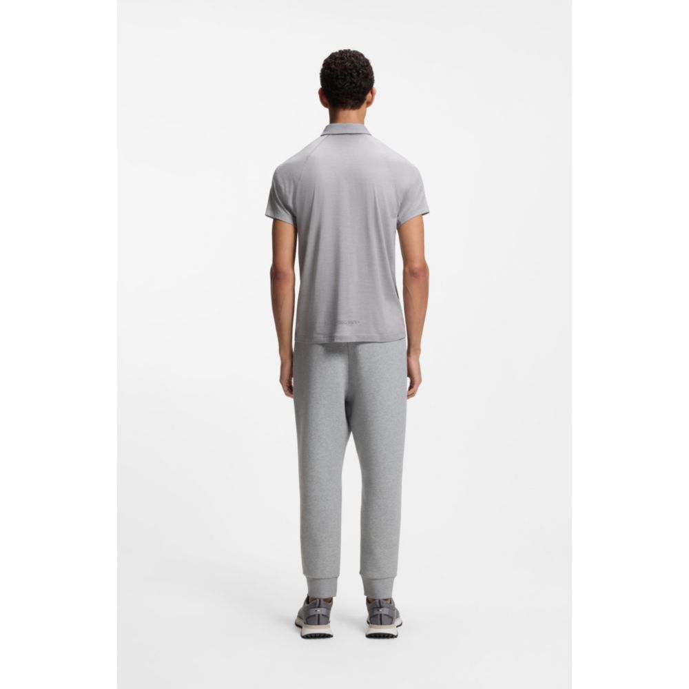 Polo de corte ajustado