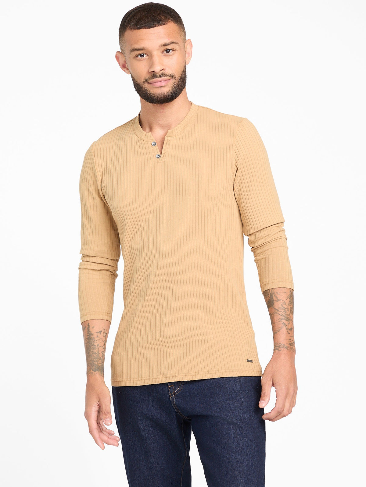 Camiseta con botones de manga larga
