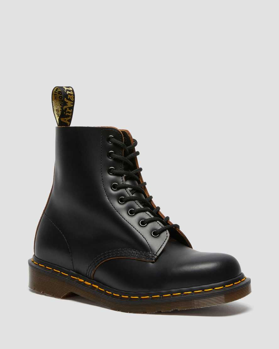Botas con cordones