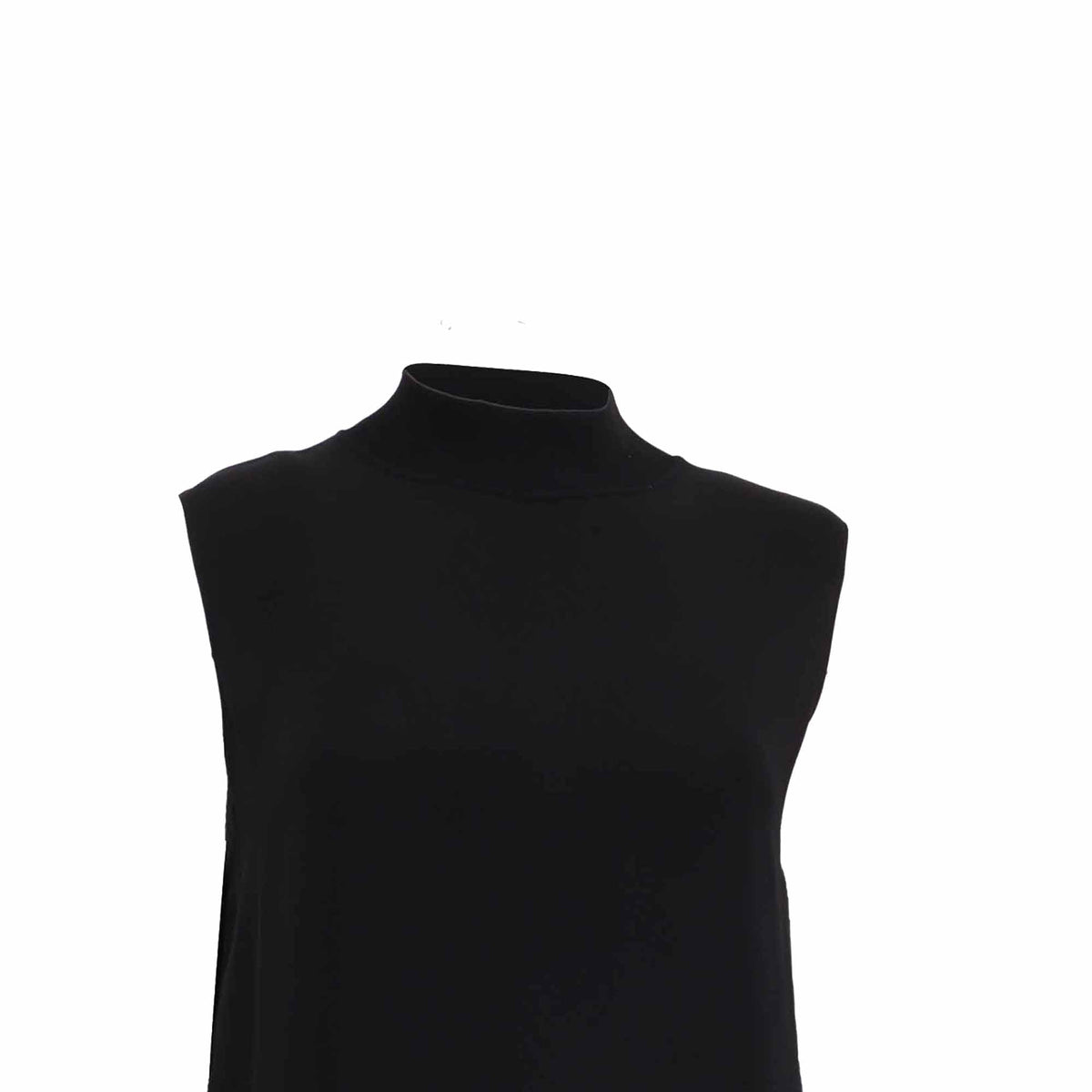 Top de seda con cuello alto color negro