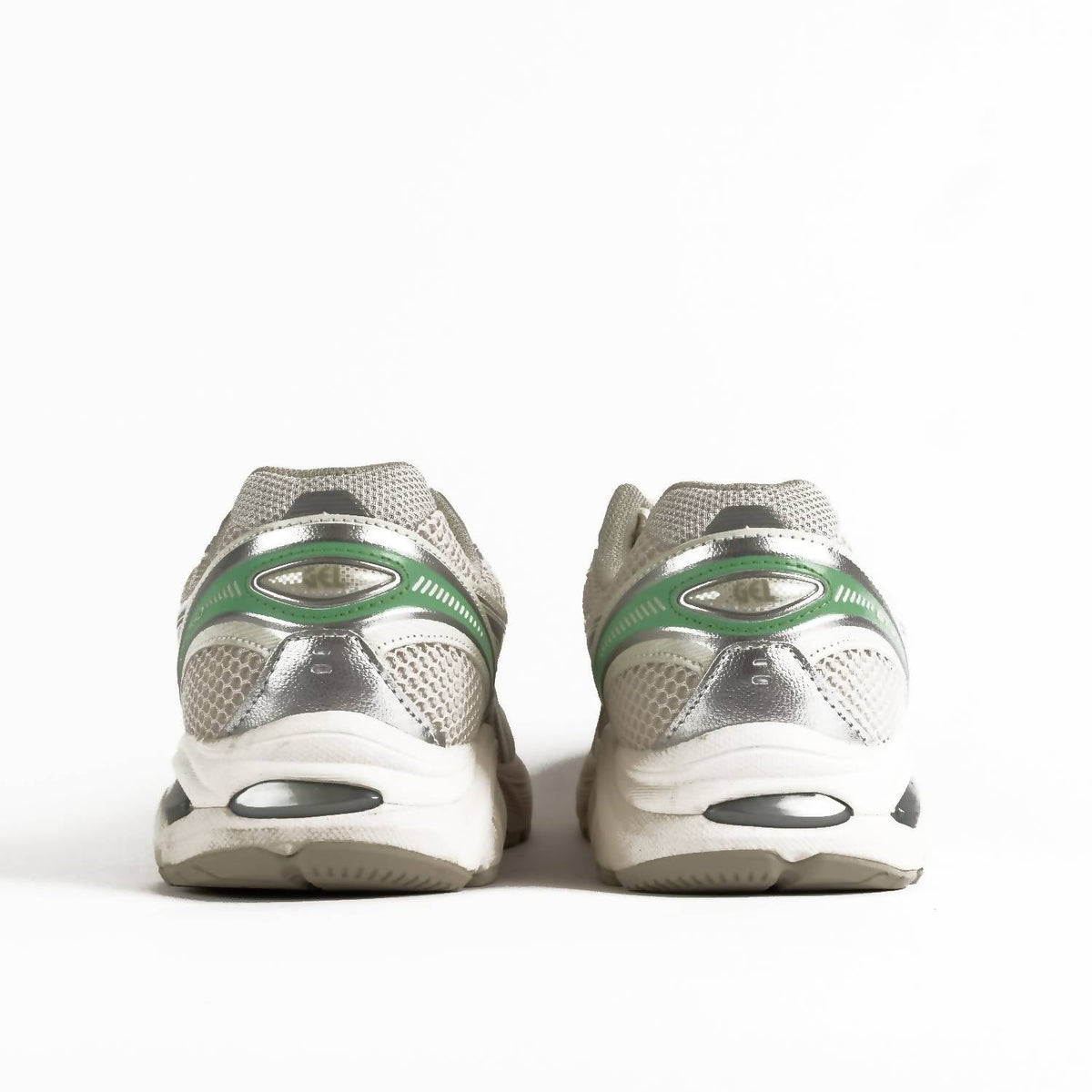 Tenis de hombre color gris
