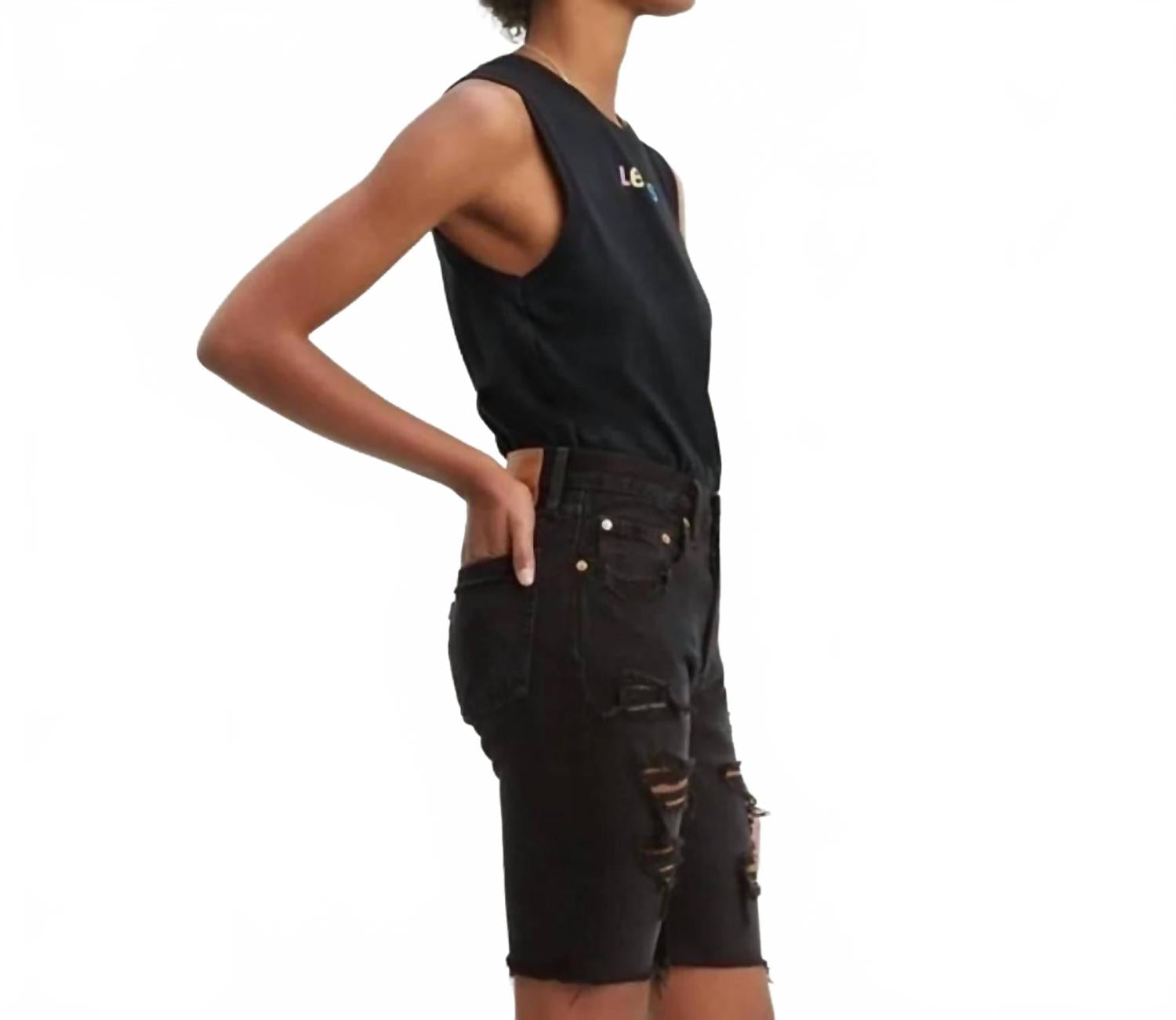Short color negro