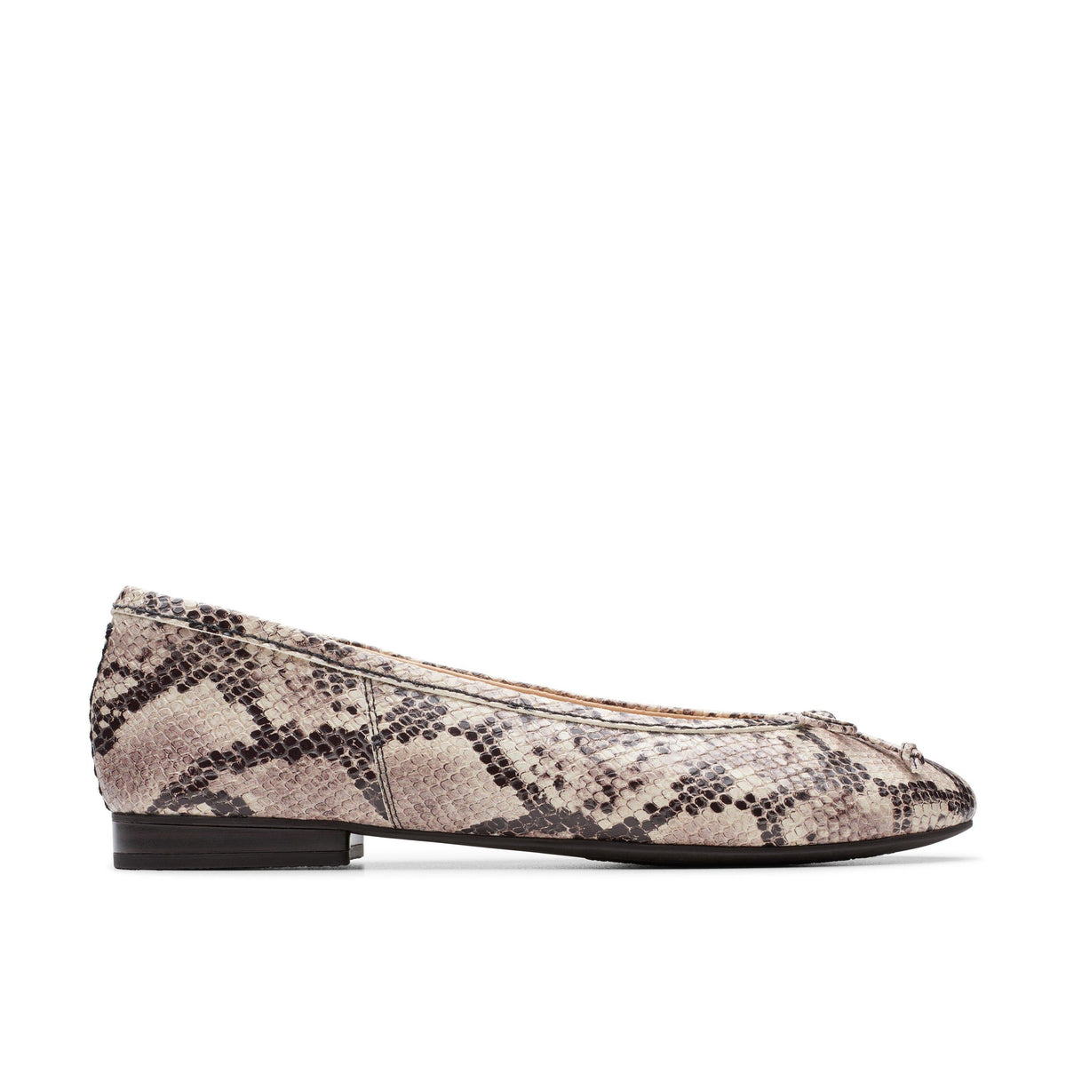 Calzado de cuero color beige