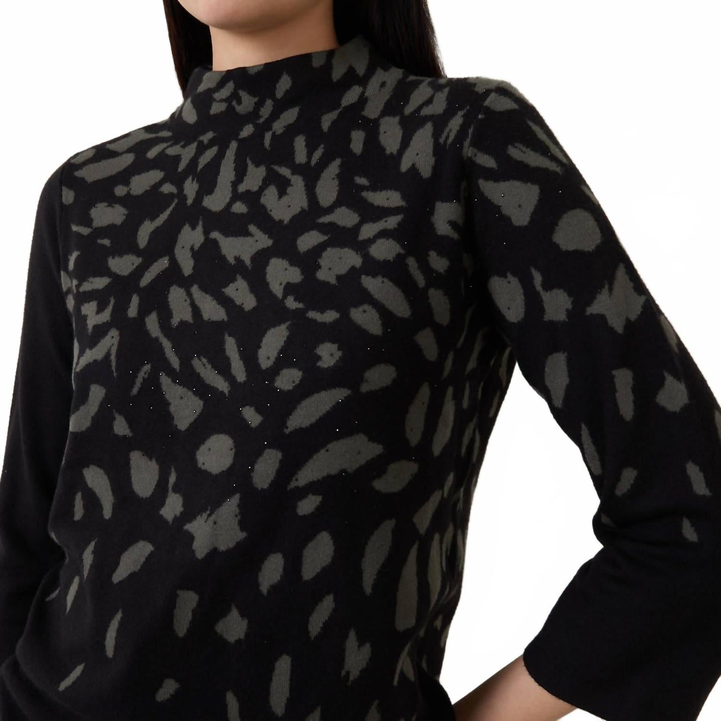Suéter con estampado animal color negro