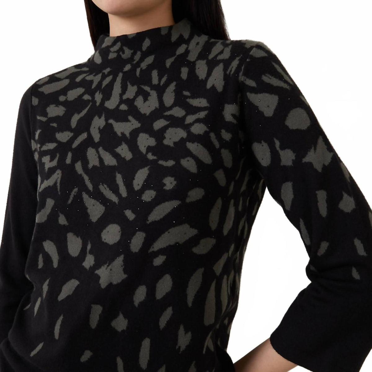 Suéter con estampado animal color negro