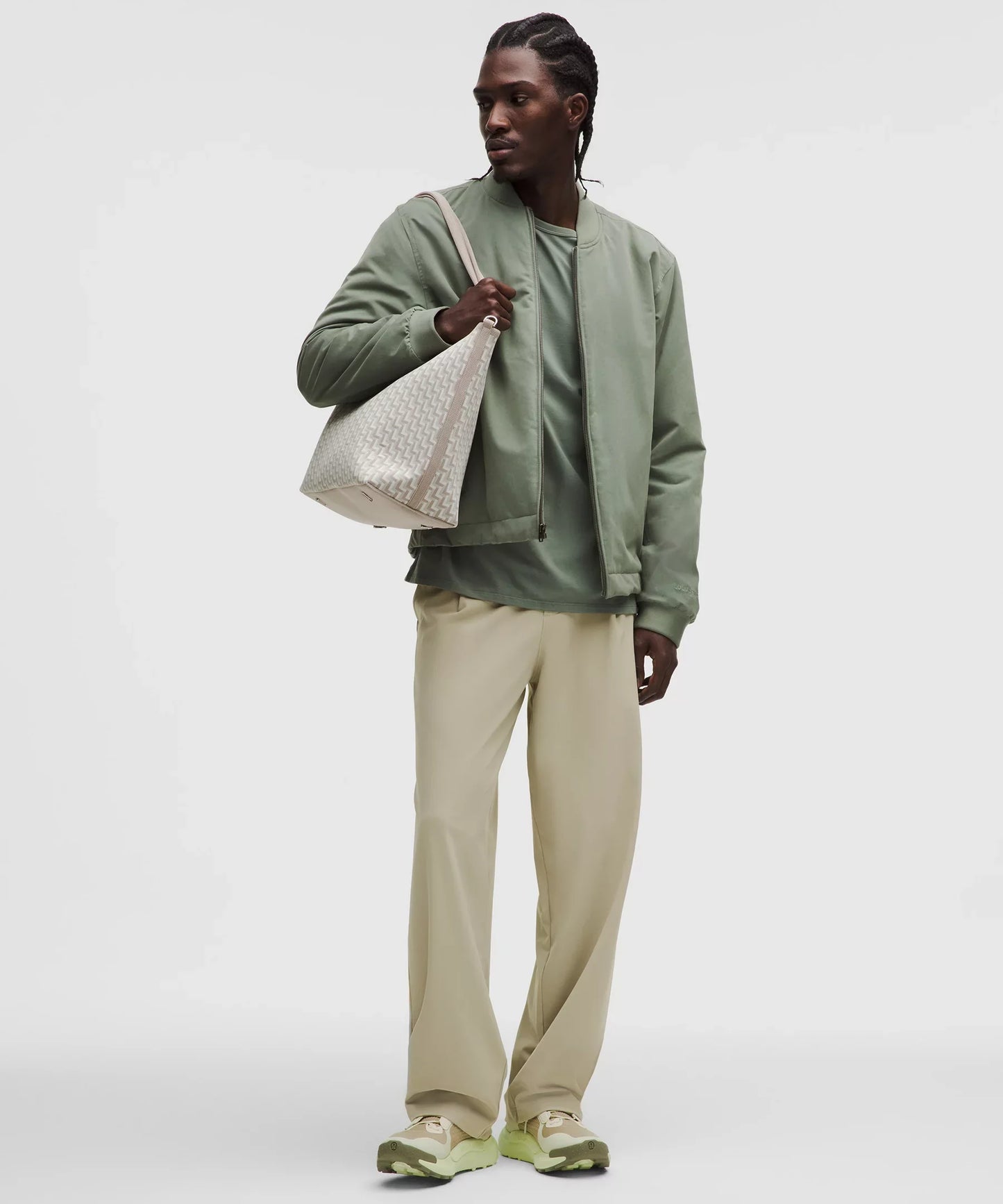 Pantalón de hombre de corte amplio con pliegues