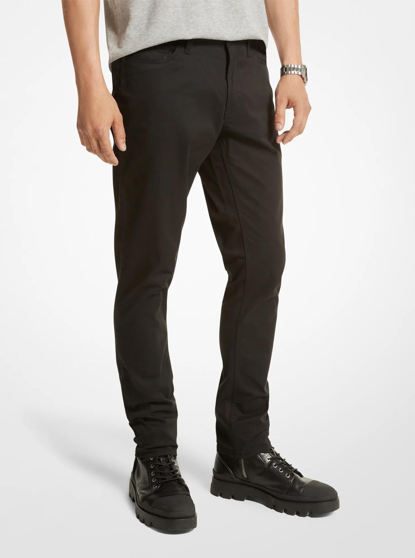 Pantalón de corte ajustado