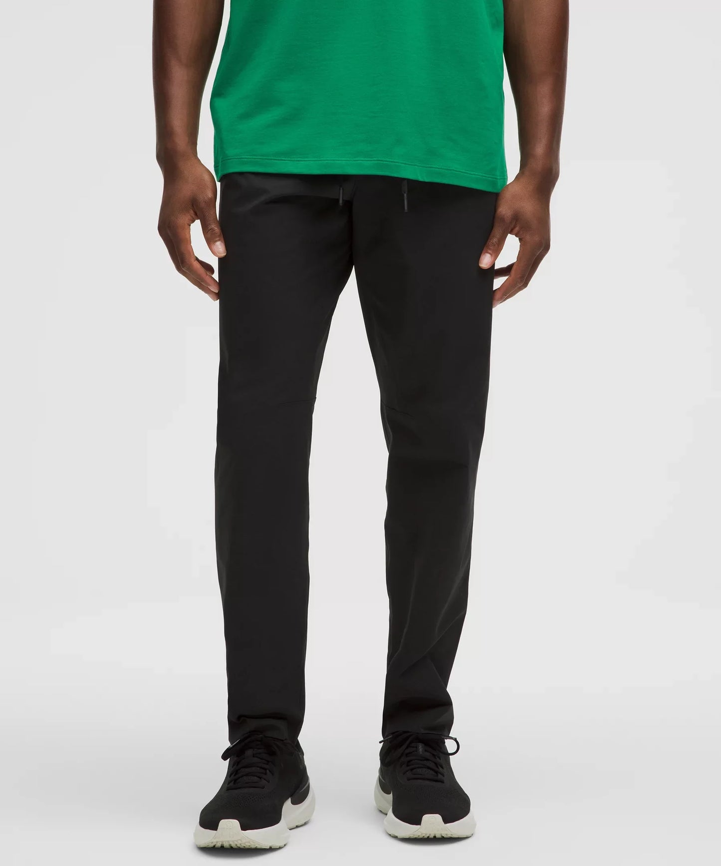 Pantalón de corte ajustado