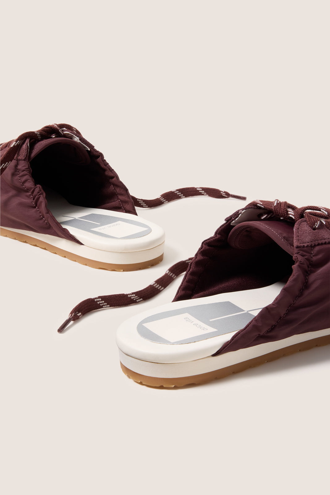 Zapatos destalonados de mujer