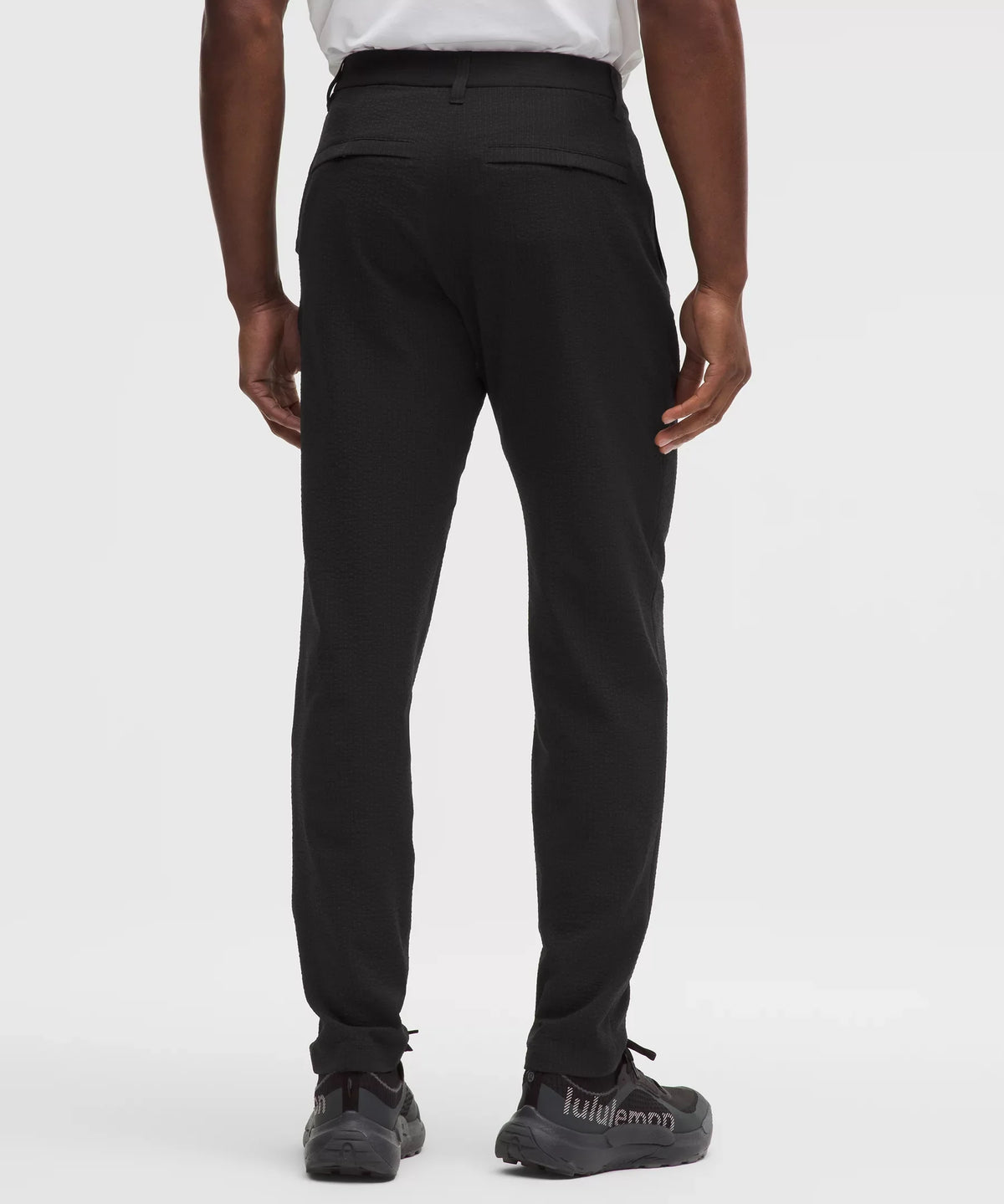 Pantalón de corte ajustado