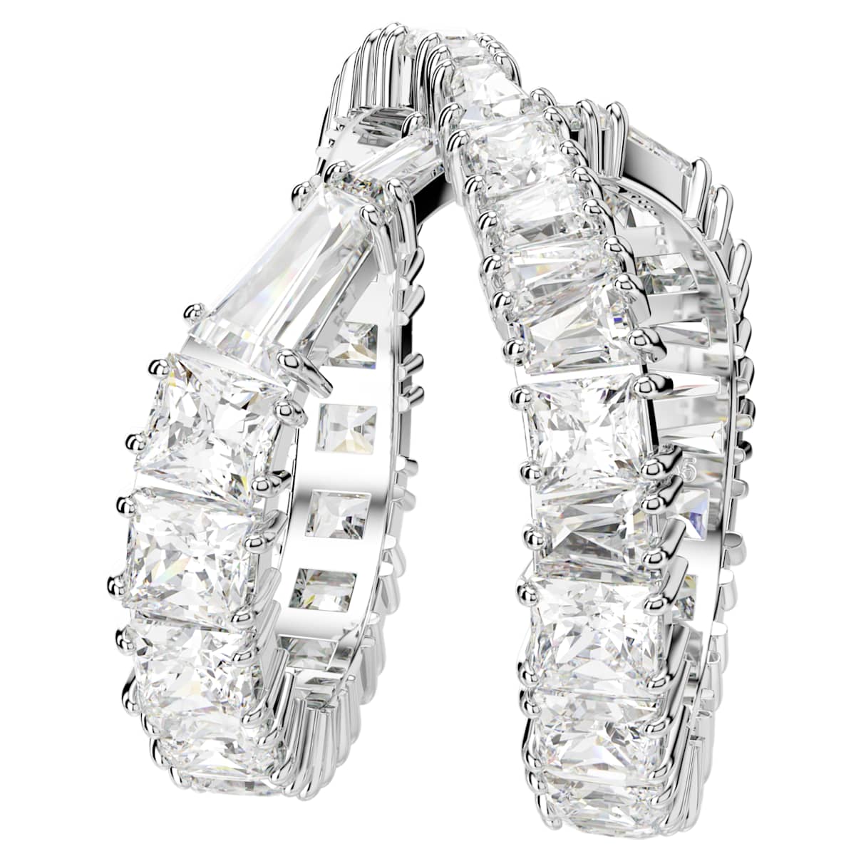 Anillo color blanco y plateado