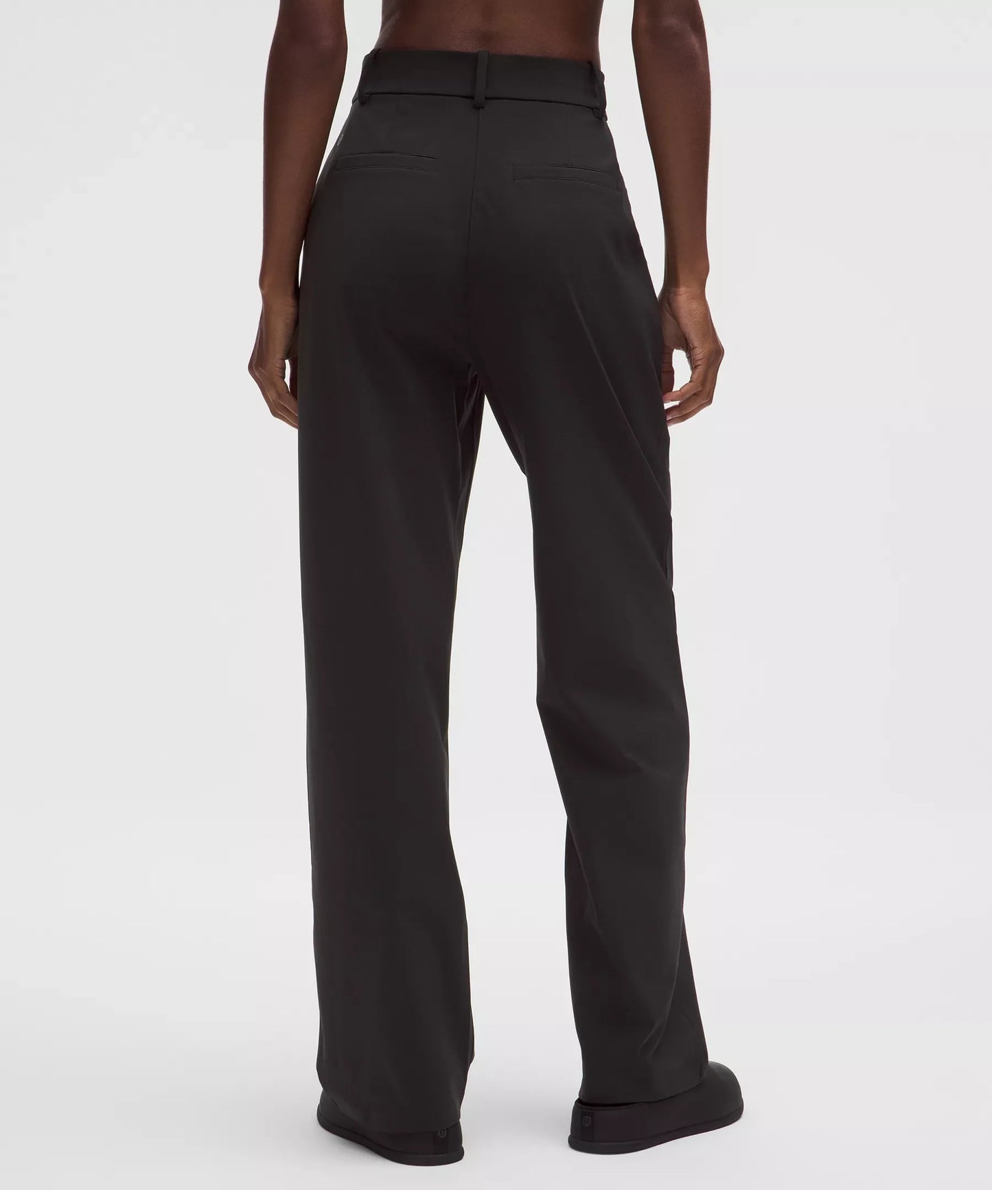 Pantalón de corte recto de tiro alto