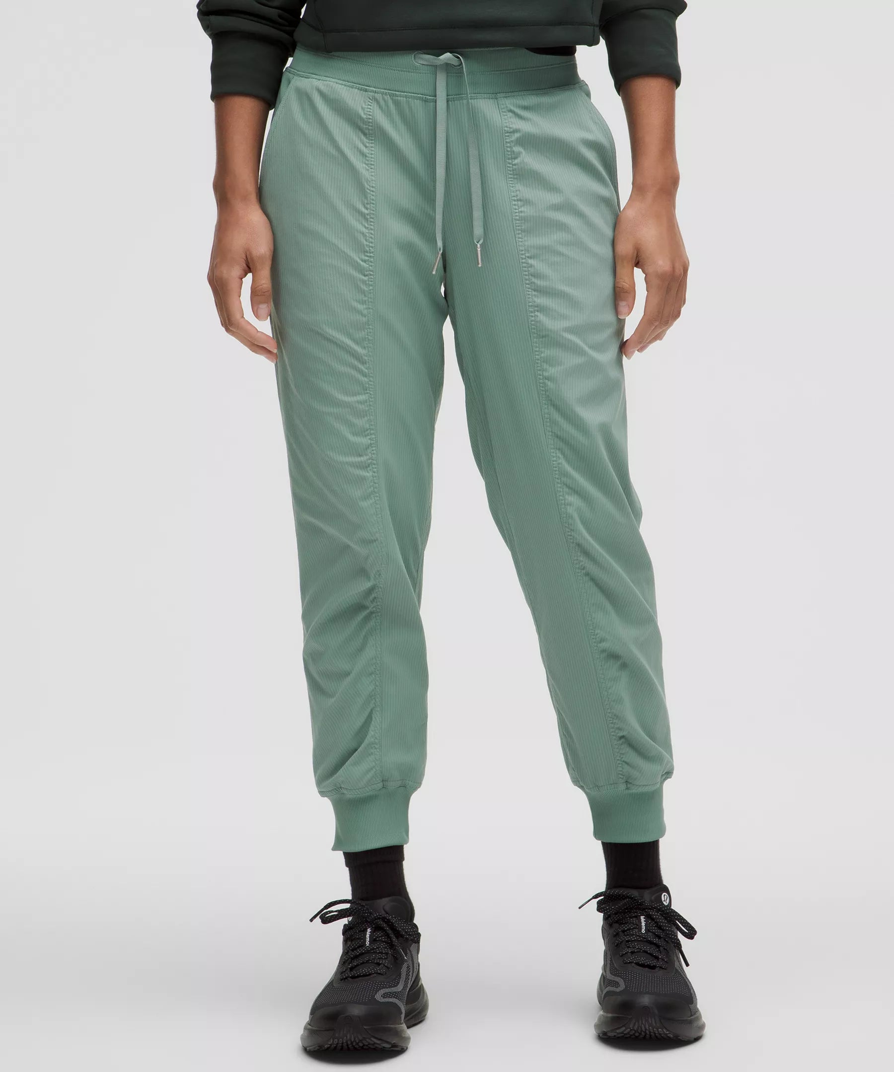 Pantalón deportivo de tiro medio