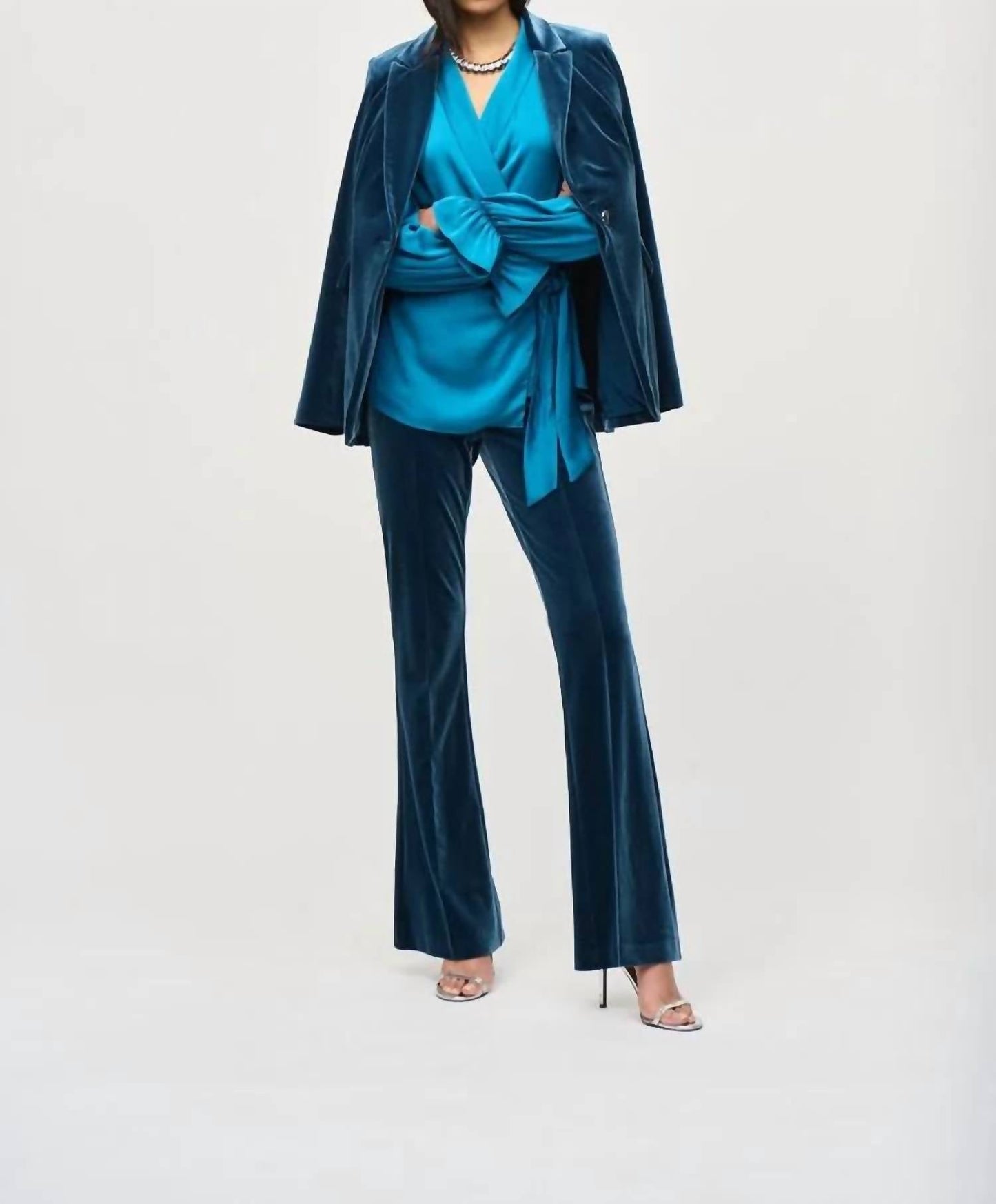 Blusa de satén color azul