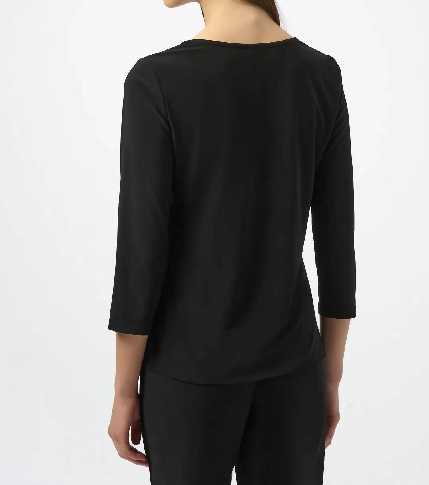Top con cuello en V con lentejuelas color negro y plateado