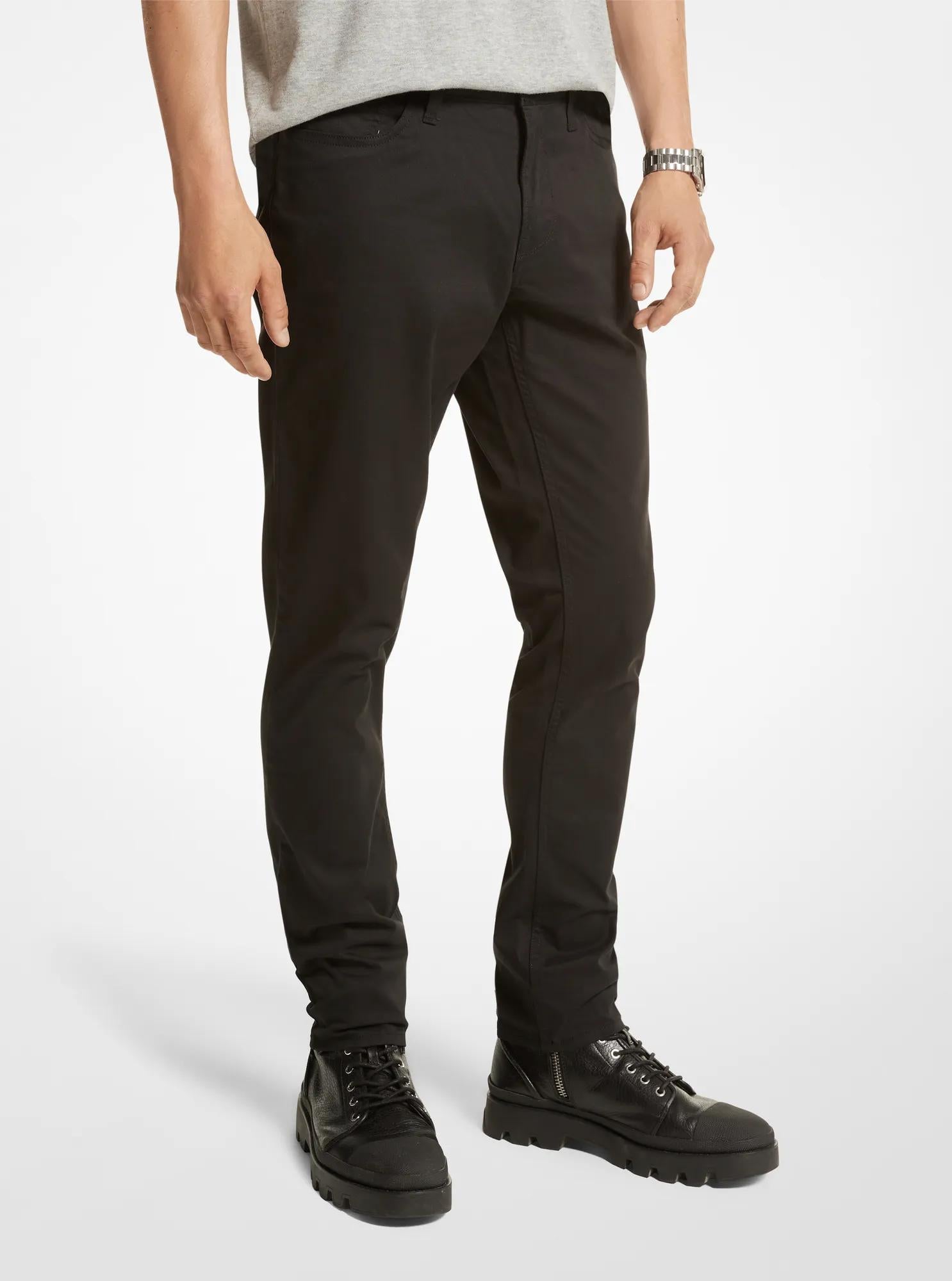 Pantalón de corte ajustado