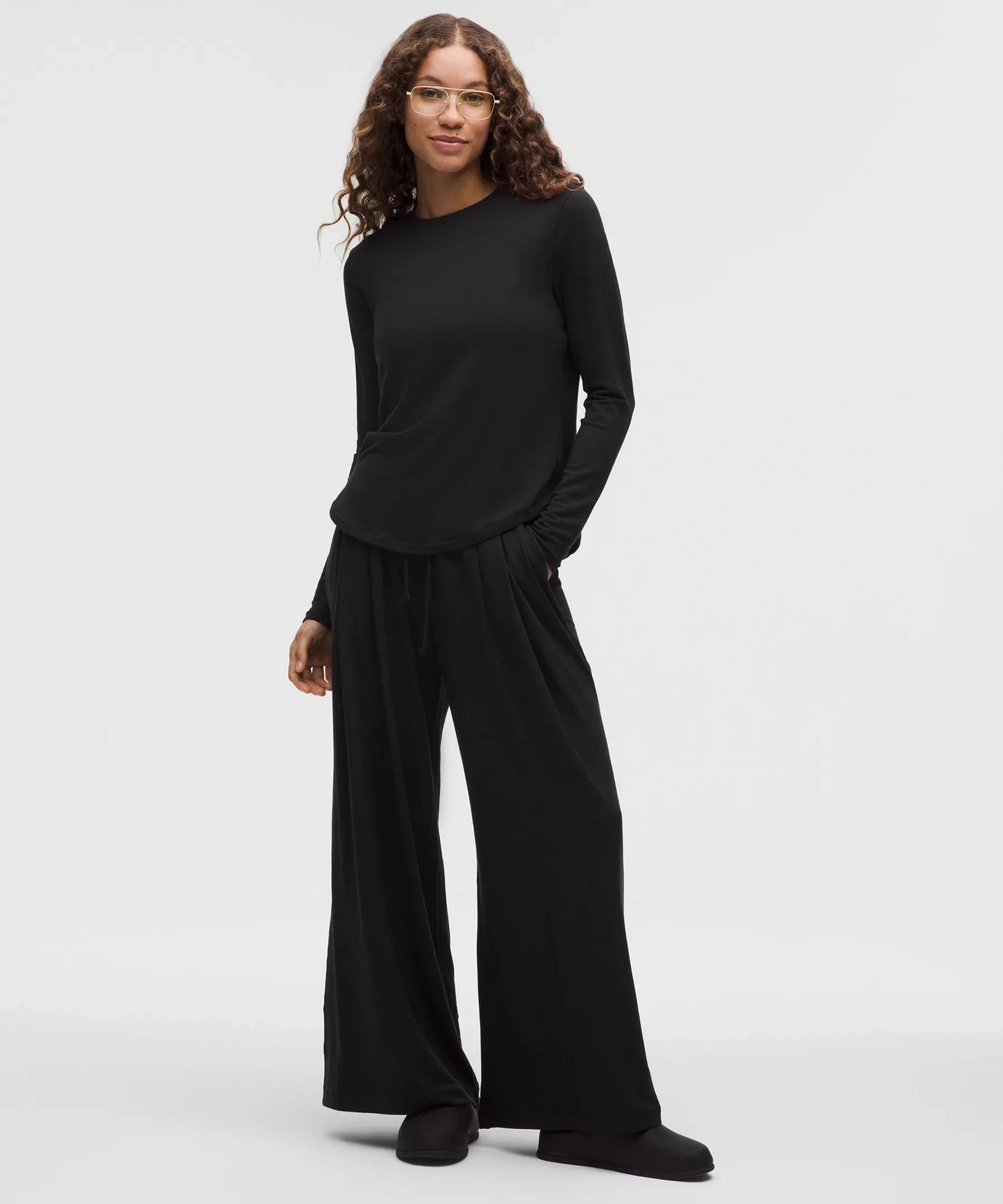 Pantalón de pierna ancha de tiro alto con pliegues