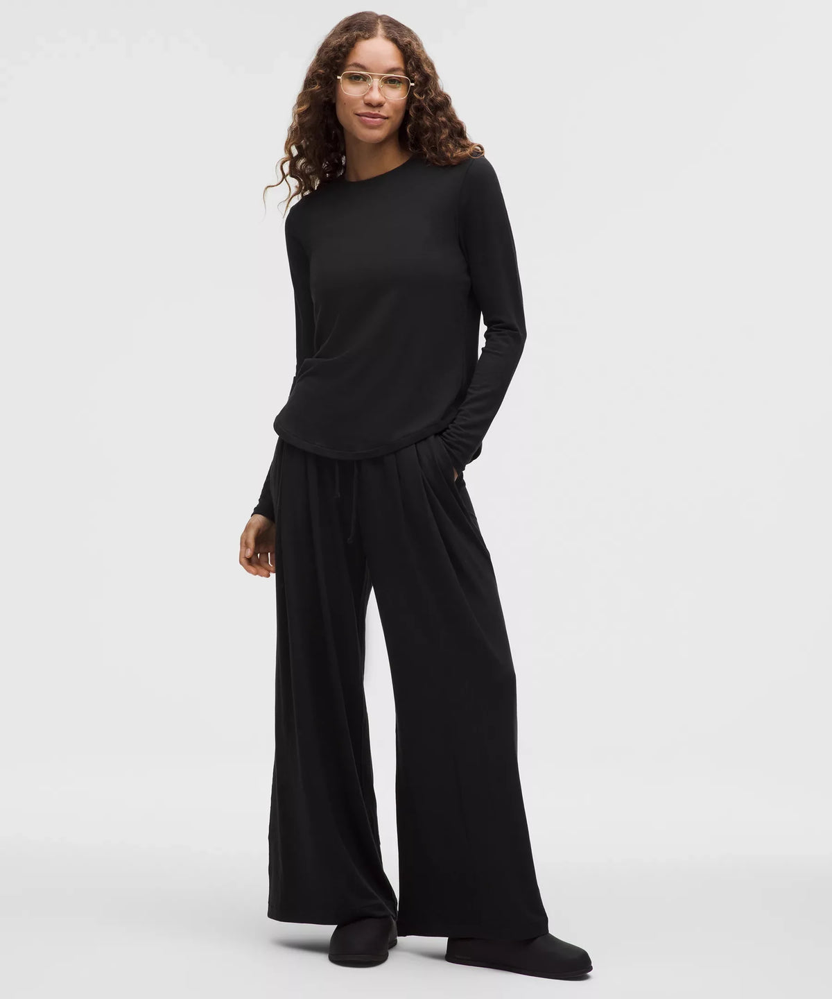 Pantalón de pierna ancha de tiro alto con pliegues
