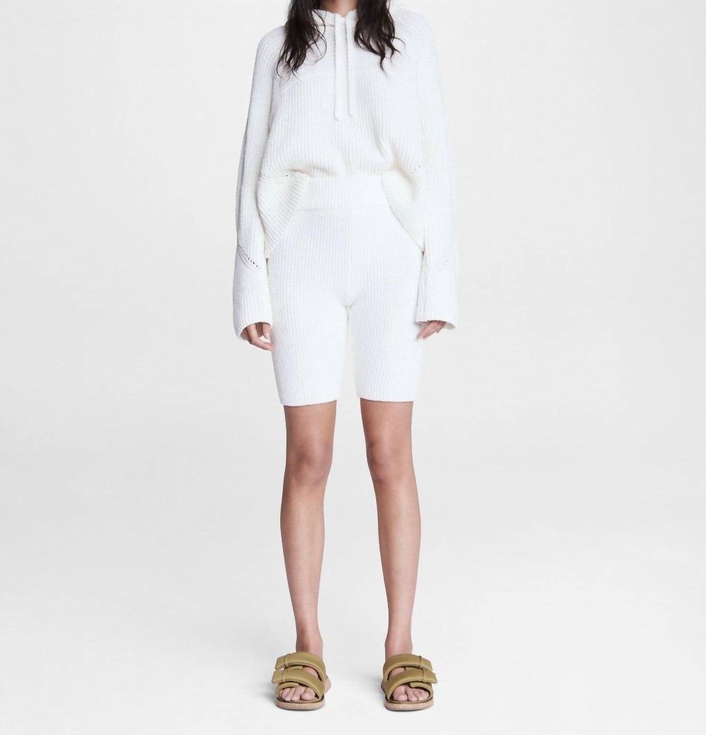 Short color blanco
