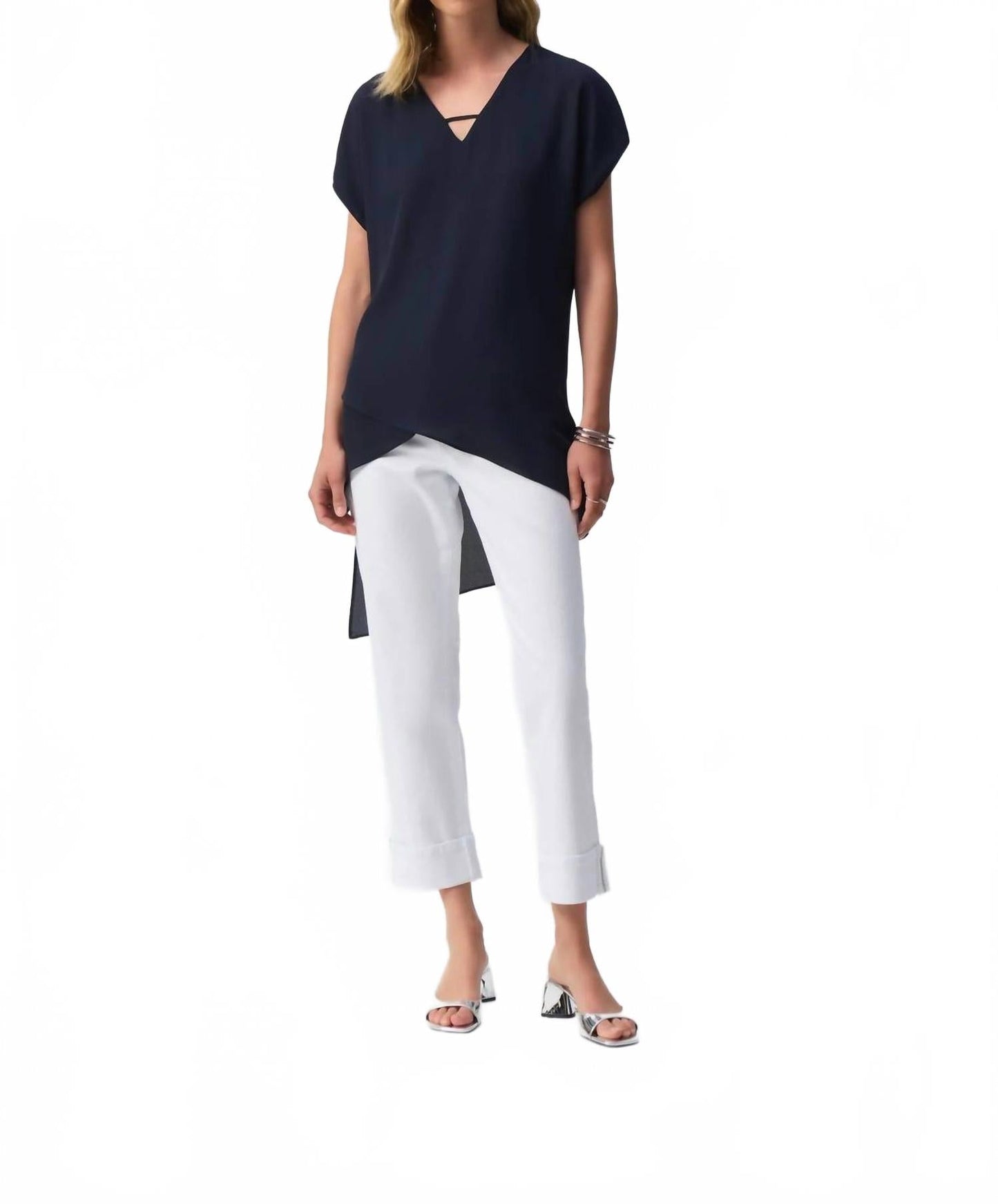 Top con cuello en V color azul