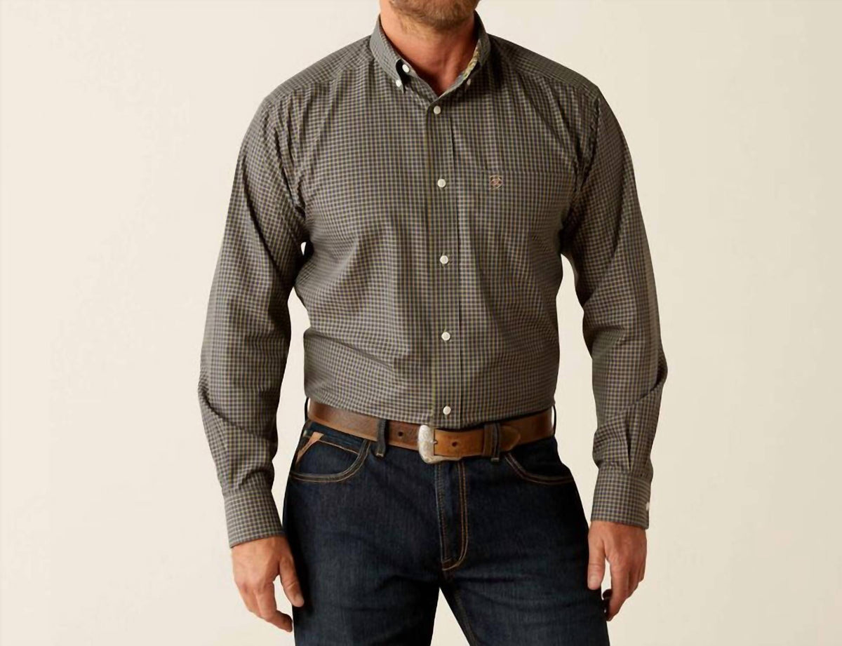Camisa color azul marino