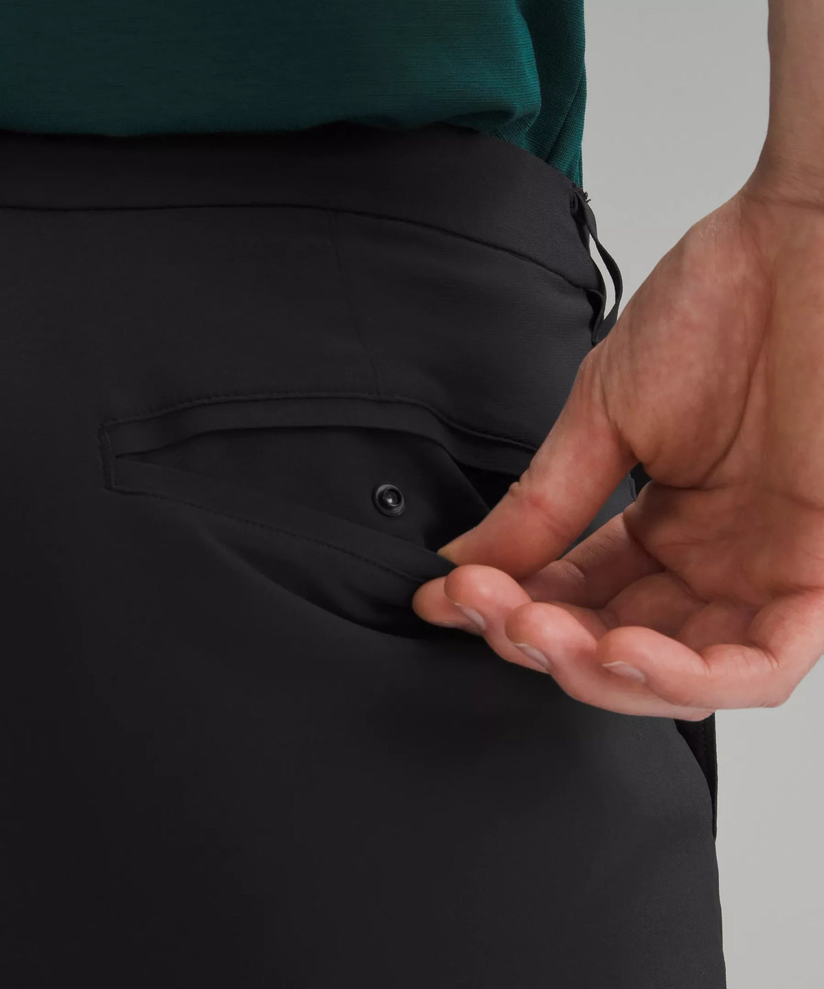 Pantalón de corte ajustado