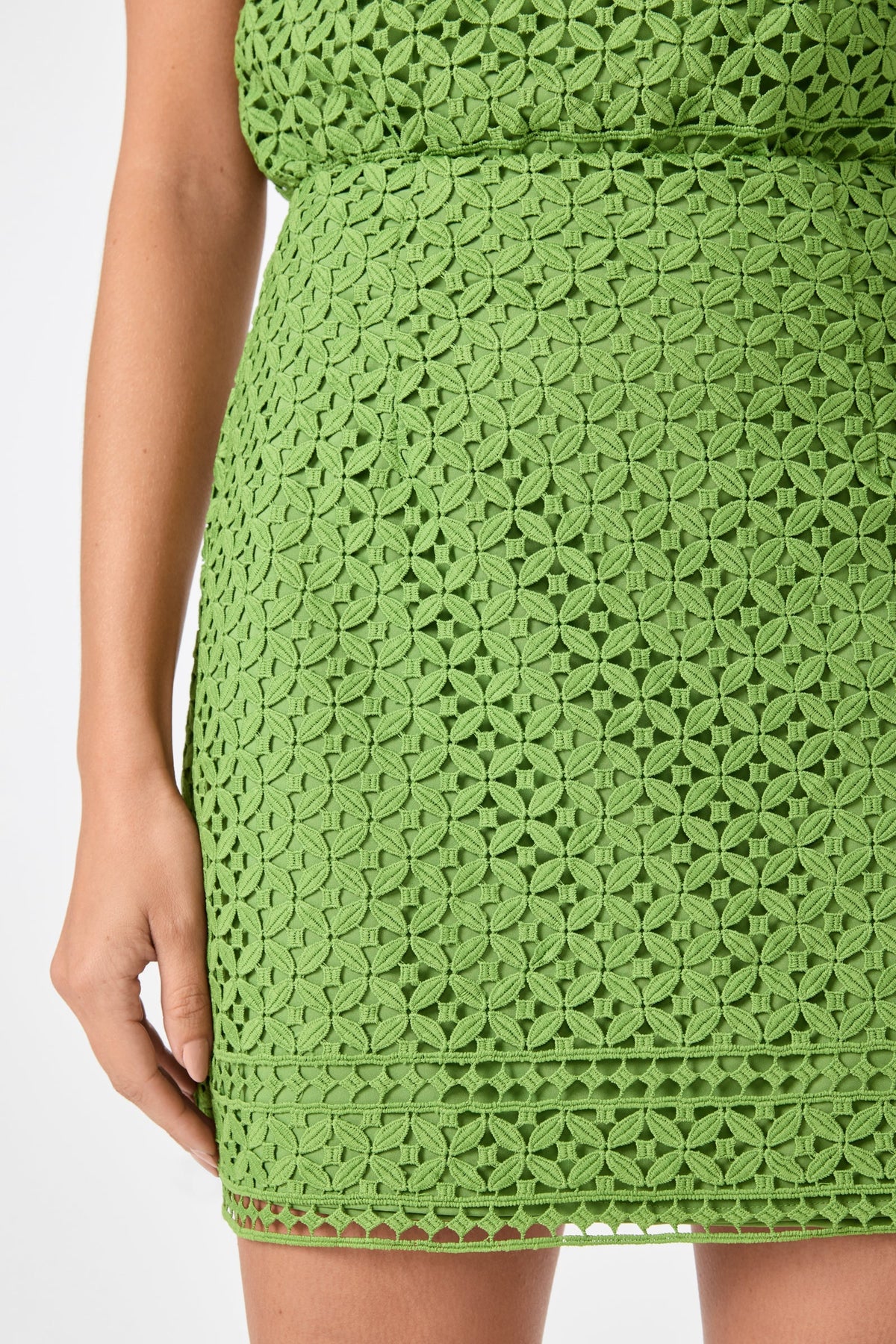 Falda de tiro alto